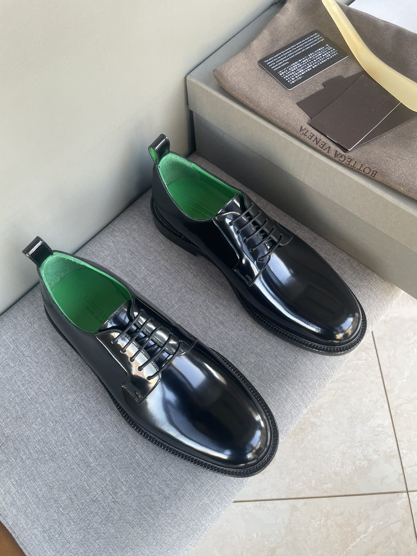 NO:620352,Batch purchasing level Bottega Veneta genuine leather outsole suit leather shoes casual shoes slip-on shoes imported open-edge beaded cowhide uppers imported green cowhide lining Italian imported genuine leather outsole black blue burgundy 39-44 in stock (38,45 customized non-refundable),,bottega veneta,business suit,cowhide,Leather soles19860909批代购级别 宝缇嘉Bottega Veneta真皮大底西装皮鞋 便鞋 套脚鞋 鞋面进口开边珠牛皮 进口绿色牛皮内里 意大利进口真皮大底 黑色 蓝色 酒红色39-44现货（38,45定做不退换）,,bottega veneta,business suit,cowhide,Leather soles,Men's shoes