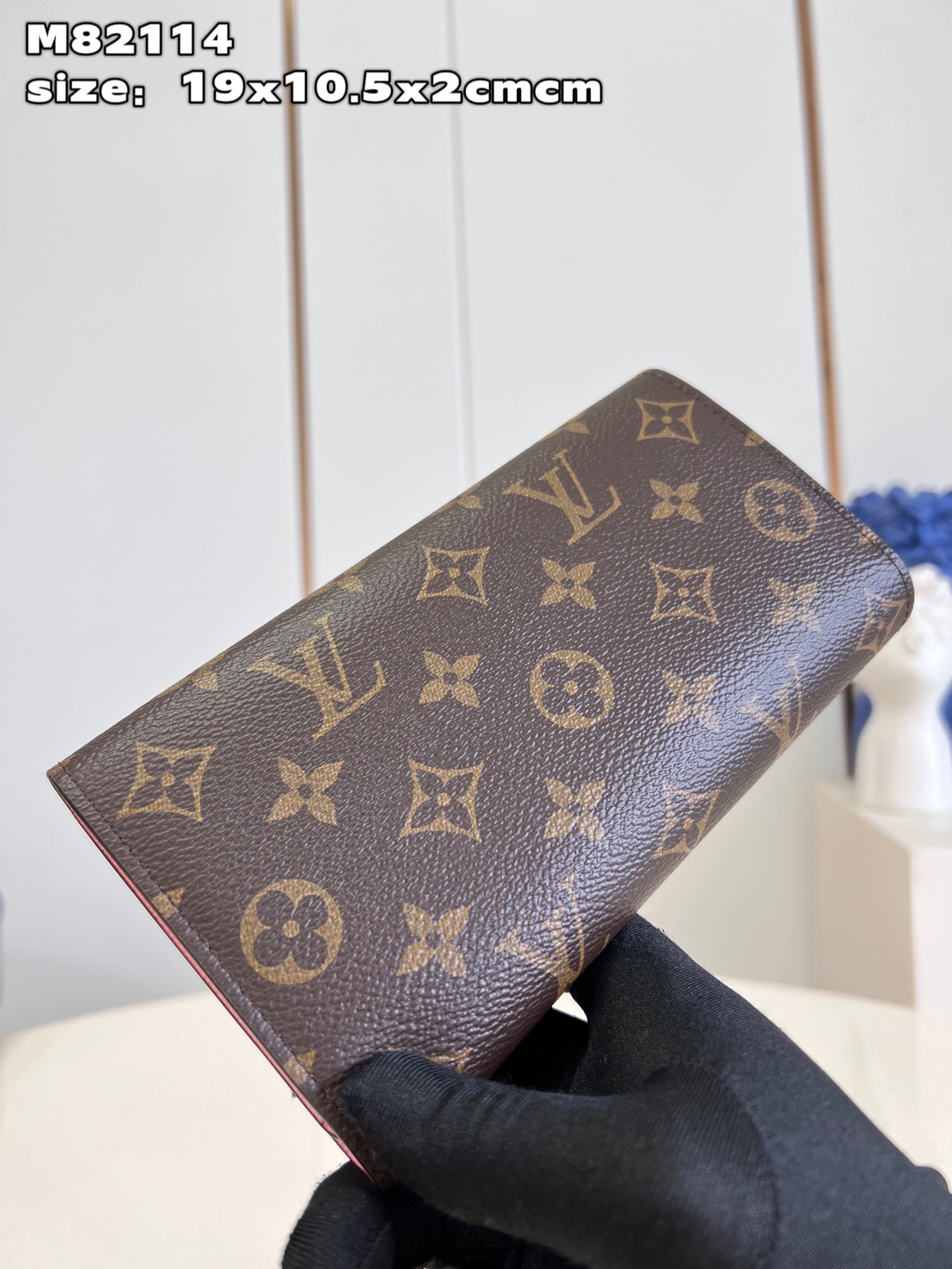 this LV x YK Sarah Wallet pays tribute to the iconic visual art of - Bag 4