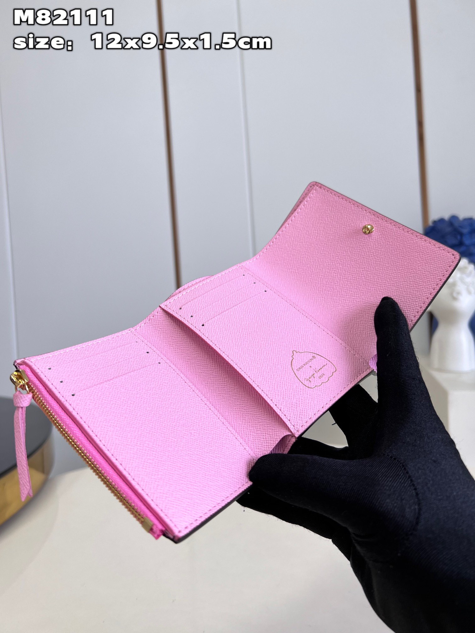 this LV x YK Victorine Wallet pays tribute to the iconic visual art of - Bag 4