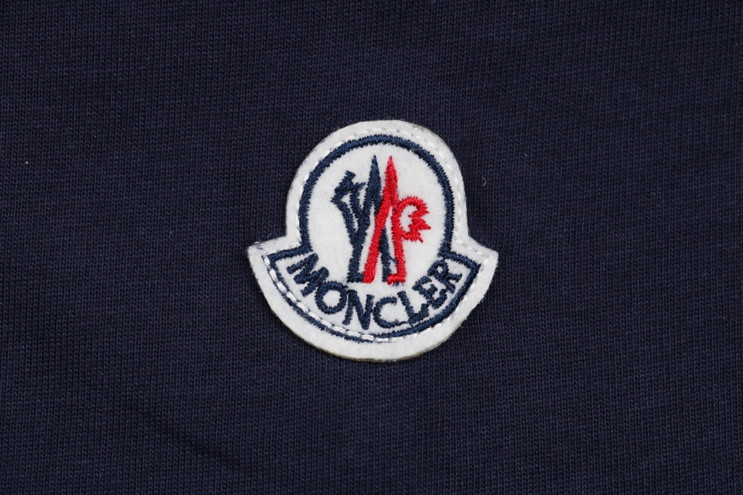 Moncler/蒙口 23ss 涂鸦红花印花短袖-藏青色