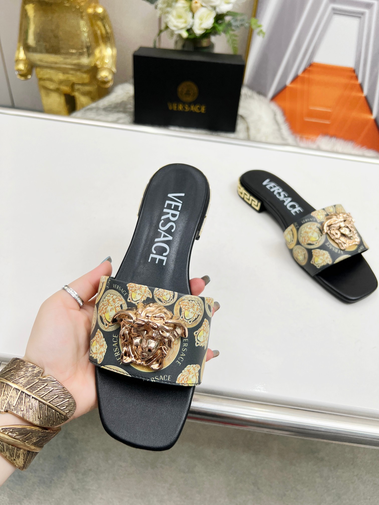 precio de fábrica: suela de cuero P215 m suela de goma P180 m Yardage: 35-44 Versace nuevas zapatill