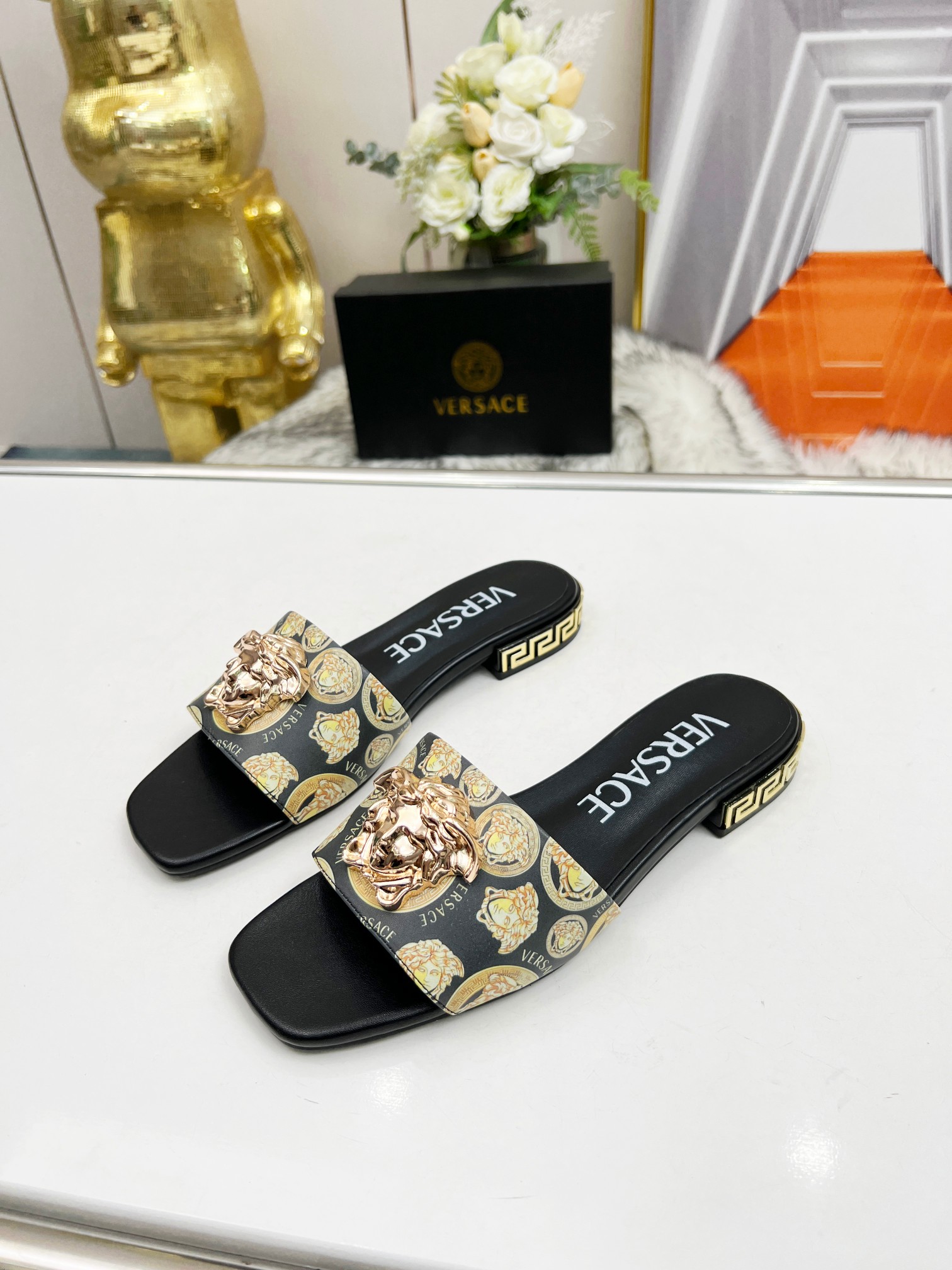 precio de fábrica: suela de cuero P215 m suela de goma P180 m Yardage: 35-44 Versace nuevas zapatill