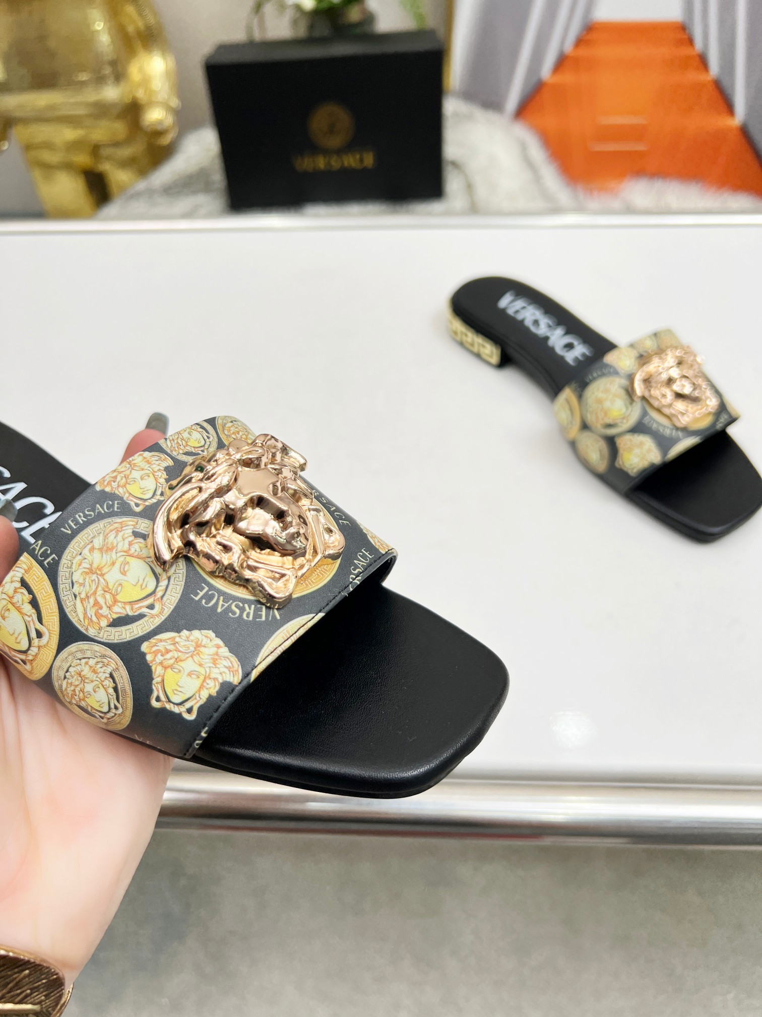 precio de fábrica: suela de cuero P215 m suela de goma P180 m Yardage: 35-44 Versace nuevas zapatill