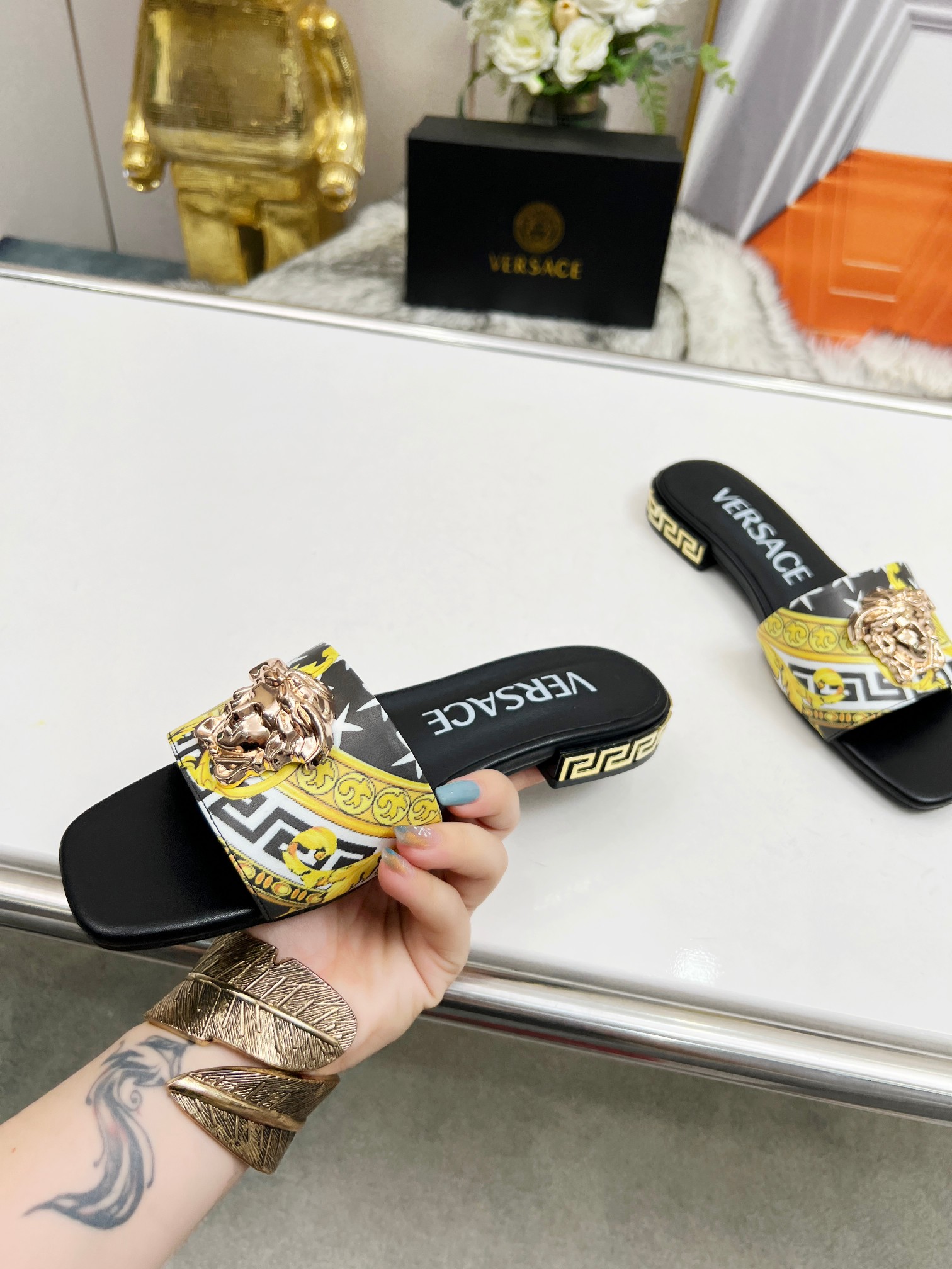 precio de fábrica: suela de cuero P215 m suela de goma P180 m Yardage: 35-44 Versace nuevas zapatill