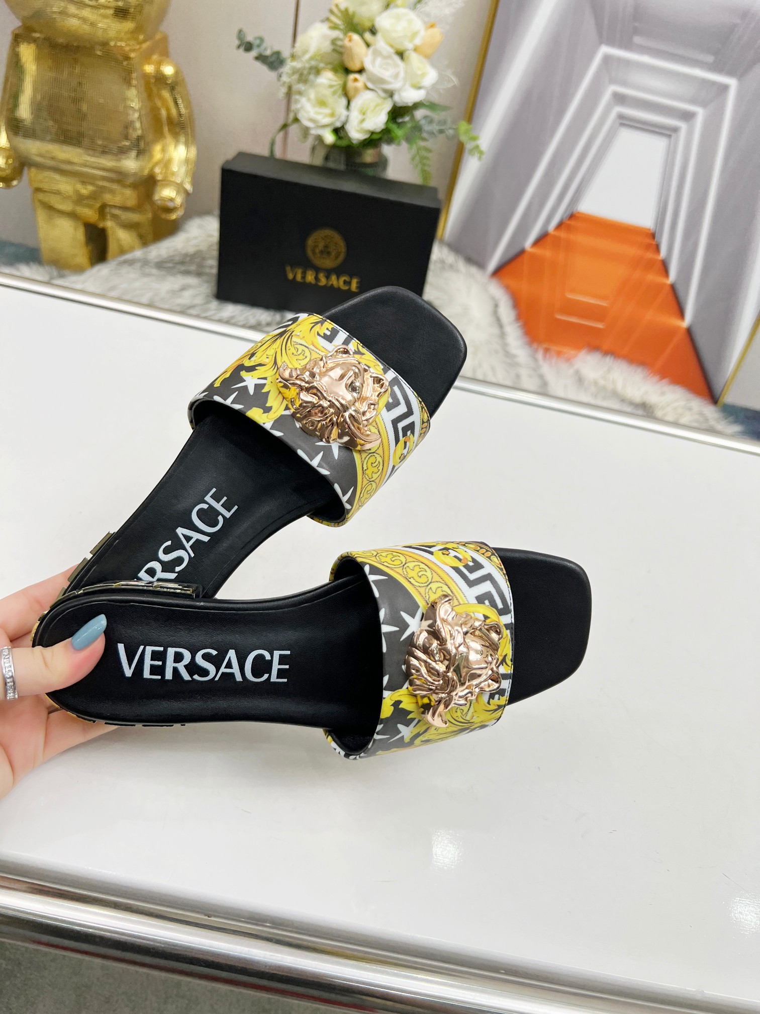 precio de fábrica: suela de cuero P215 m suela de goma P180 m Yardage: 35-44 Versace nuevas zapatill