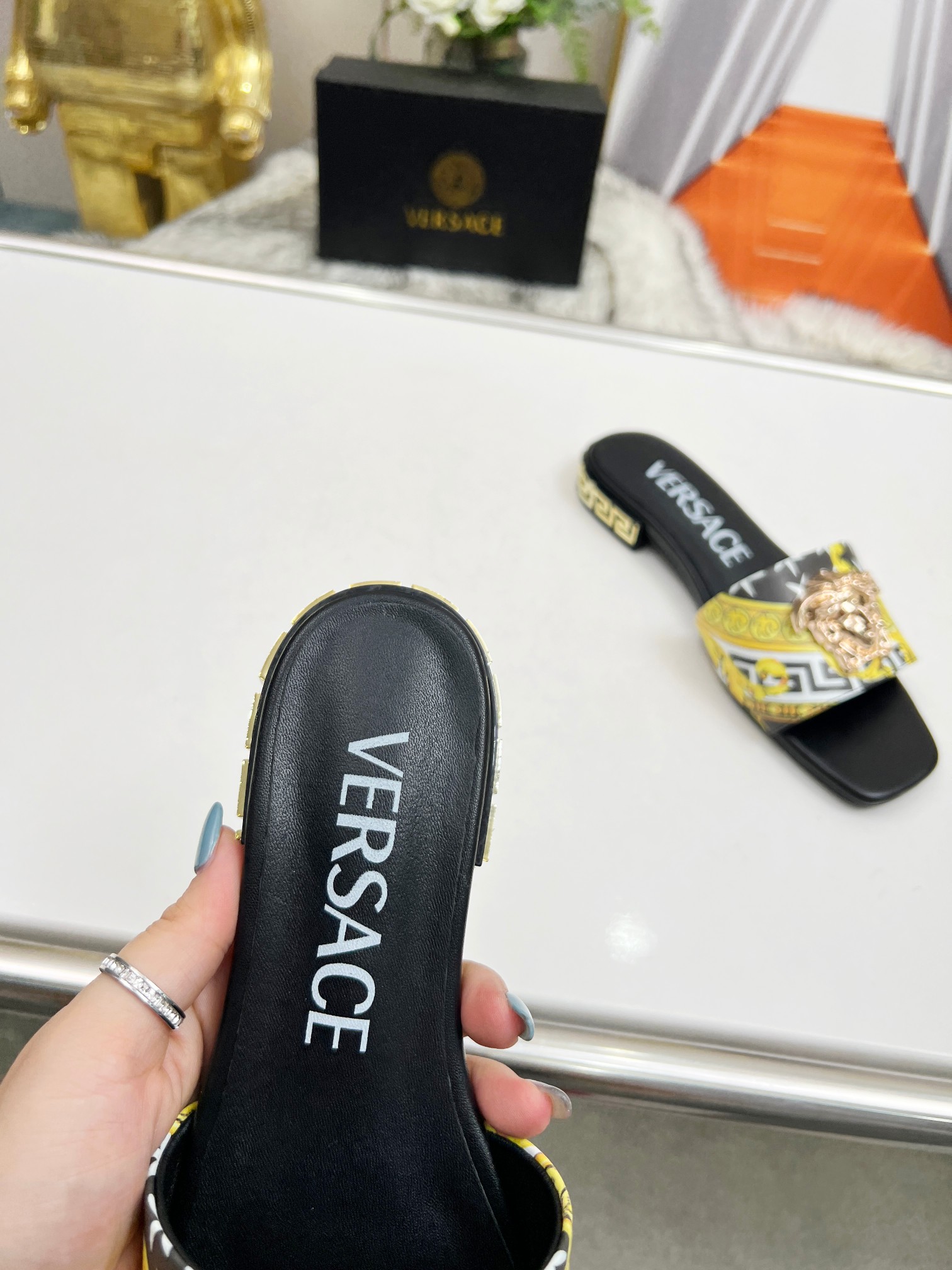precio de fábrica: suela de cuero P215 m suela de goma P180 m Yardage: 35-44 Versace nuevas zapatill