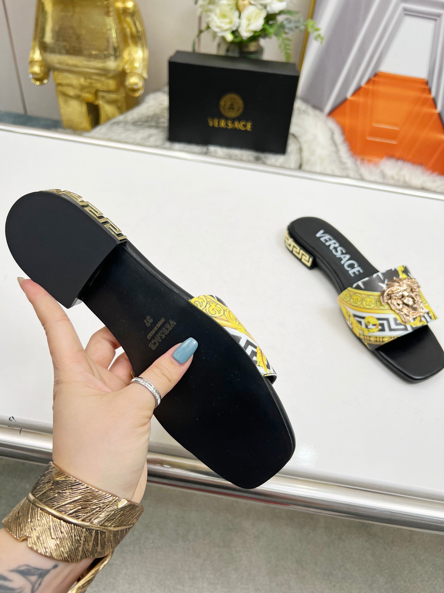 precio de fábrica: suela de cuero P215 m suela de goma P180 m Yardage: 35-44 Versace nuevas zapatill