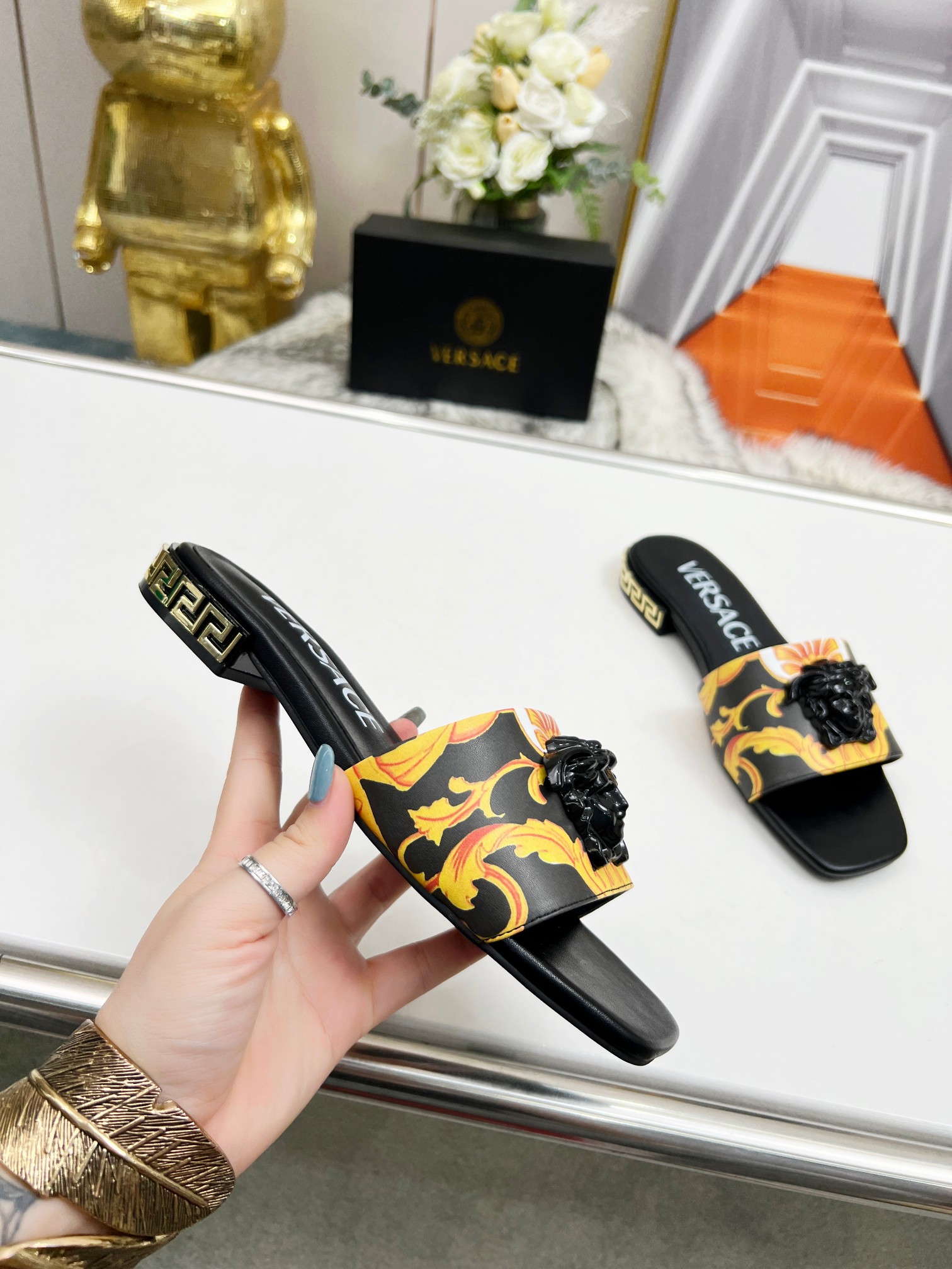 precio de fábrica: suela de cuero P215 m suela de goma P180 m Yardage: 35-44 Versace nuevas zapatill