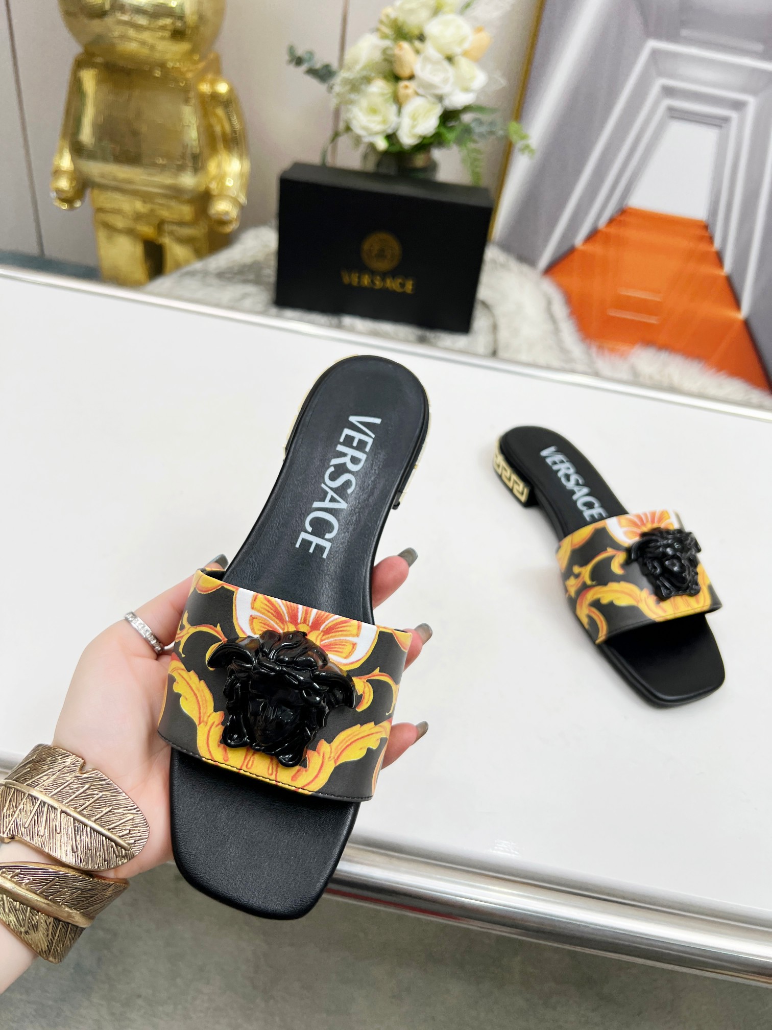 precio de fábrica: suela de cuero P215 m suela de goma P180 m Yardage: 35-44 Versace nuevas zapatill