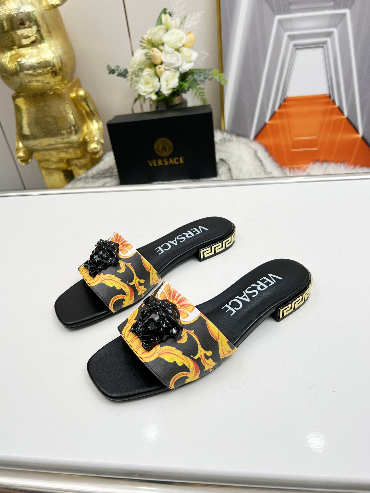 precio de fábrica: suela de cuero P215 m suela de goma P180 m Yardage: 35-44 Versace nuevas zapatill