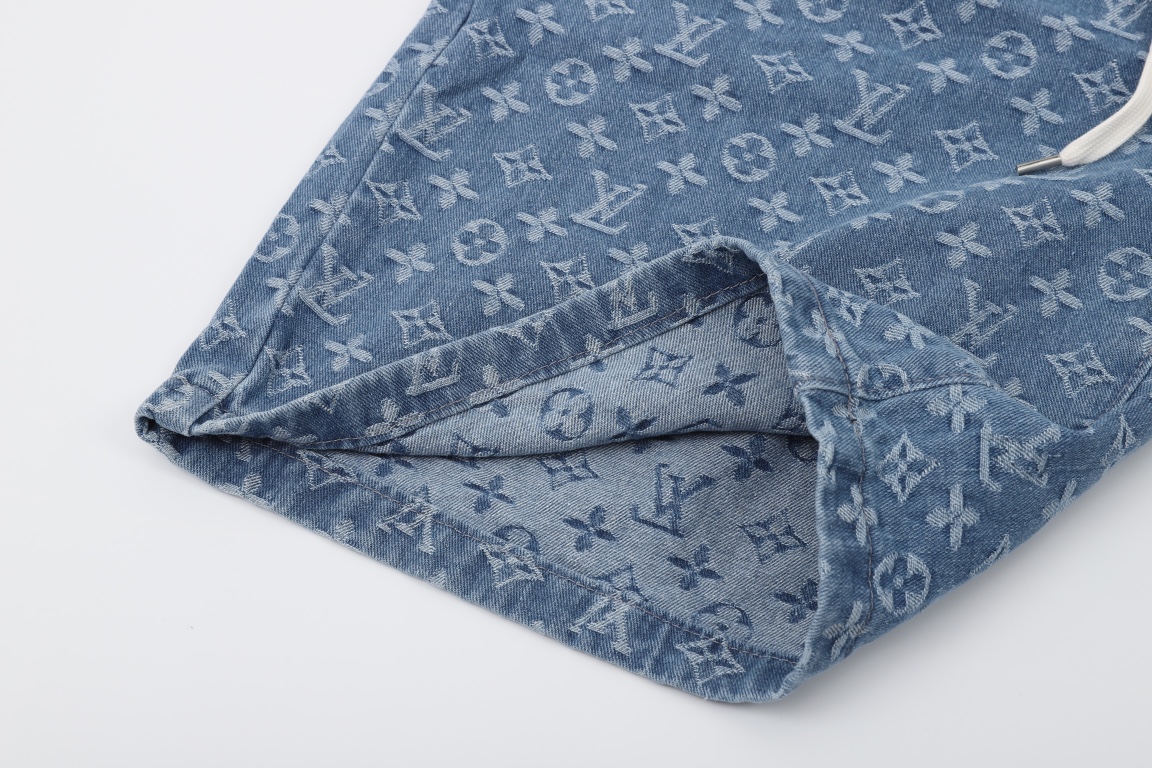 LouisVuitton/路易威登 老花牛仔短裤 MONOGRAM 以活力运动剪裁解构牛仔工装设计