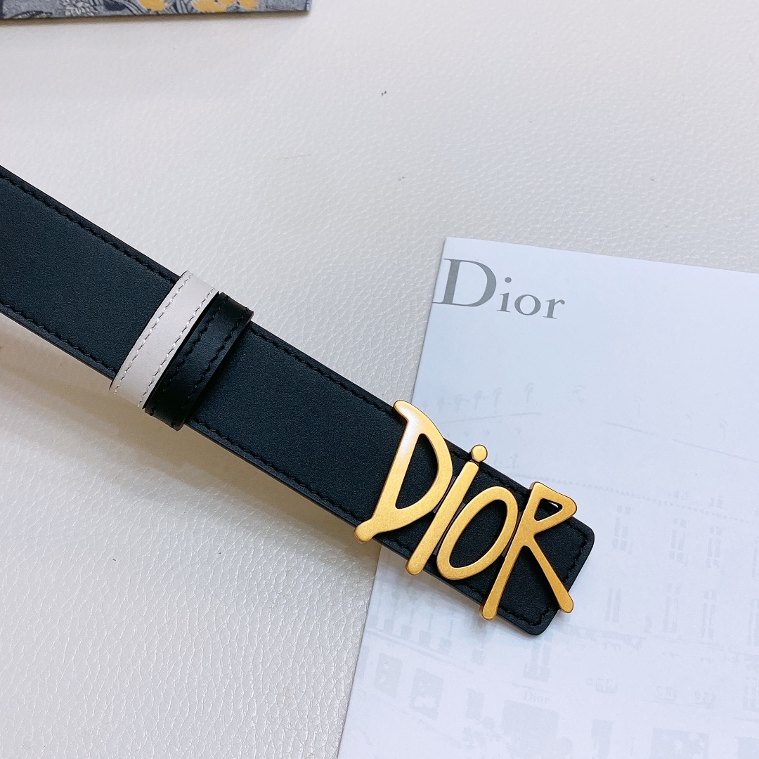 dior23-DIOR腰带扣内侧饰有
