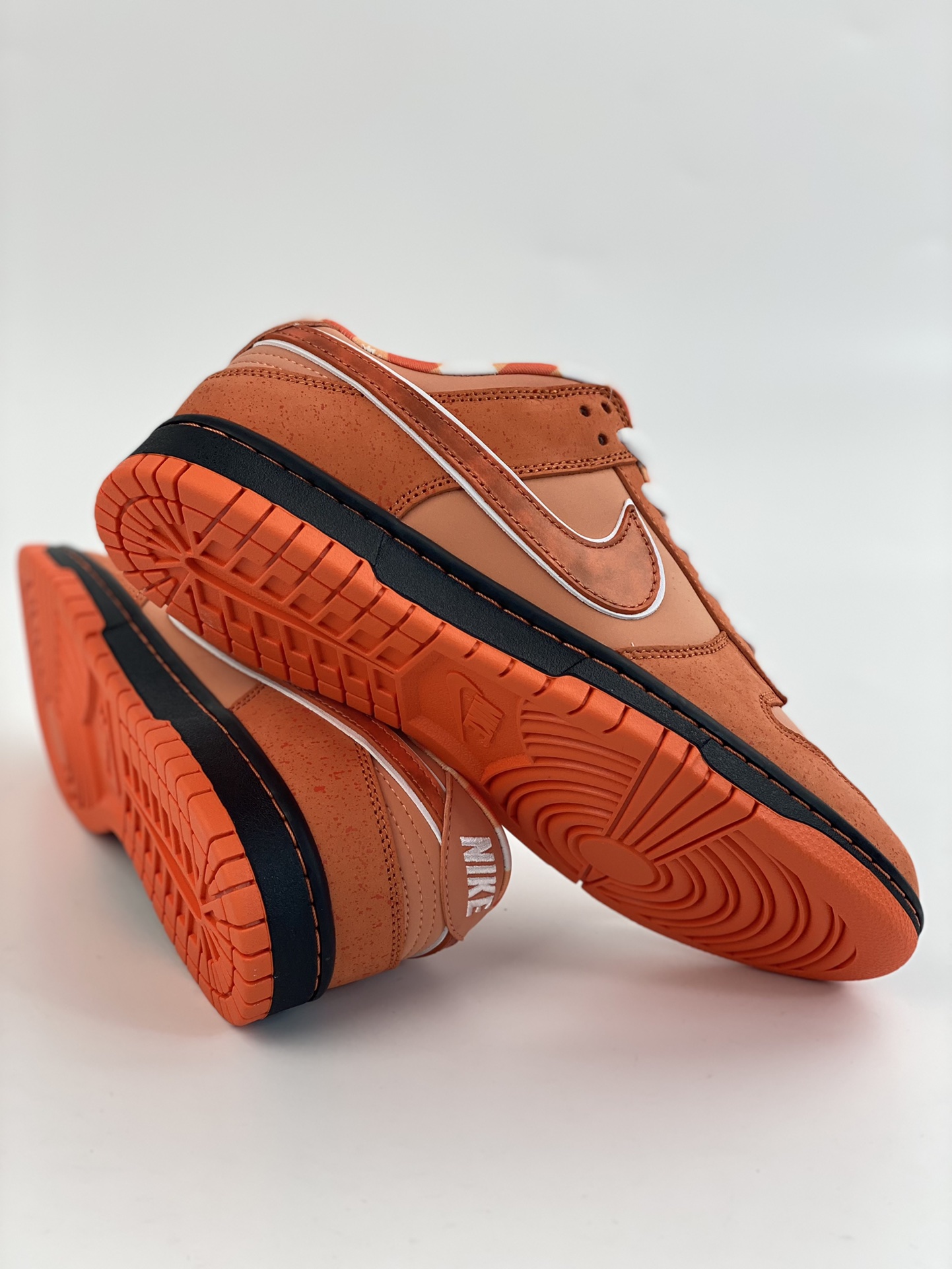 Concepts x Nike SB Dunk Low ”Orange Lobster” FD8776-800