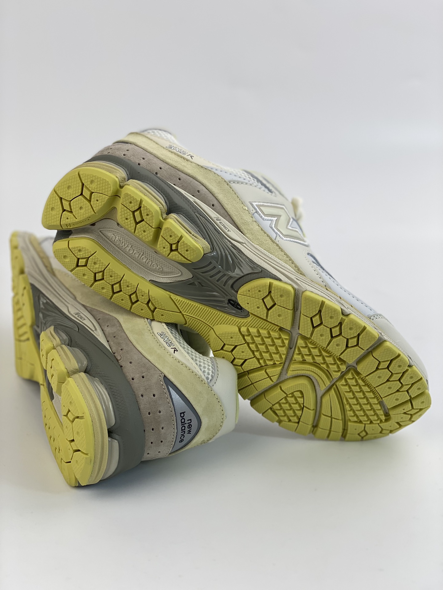 New Balance Refined Future Classic Lemon Yellow 2002 Series Retro Casual Running Shoes M2002RA1