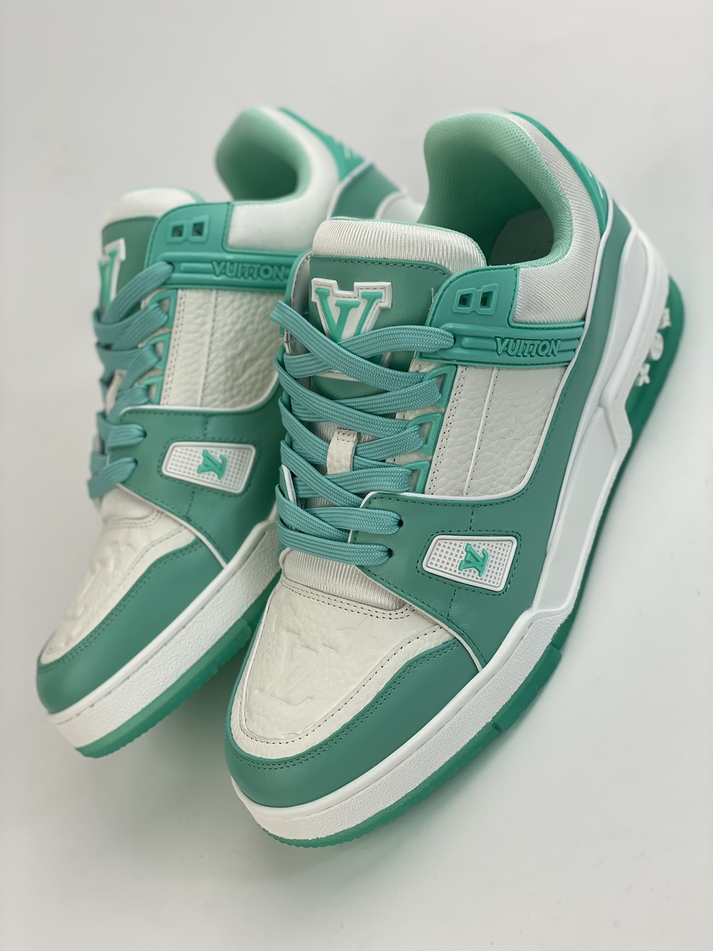 2021s LV Trainer limited edition latest color matching is limited to domestic sales