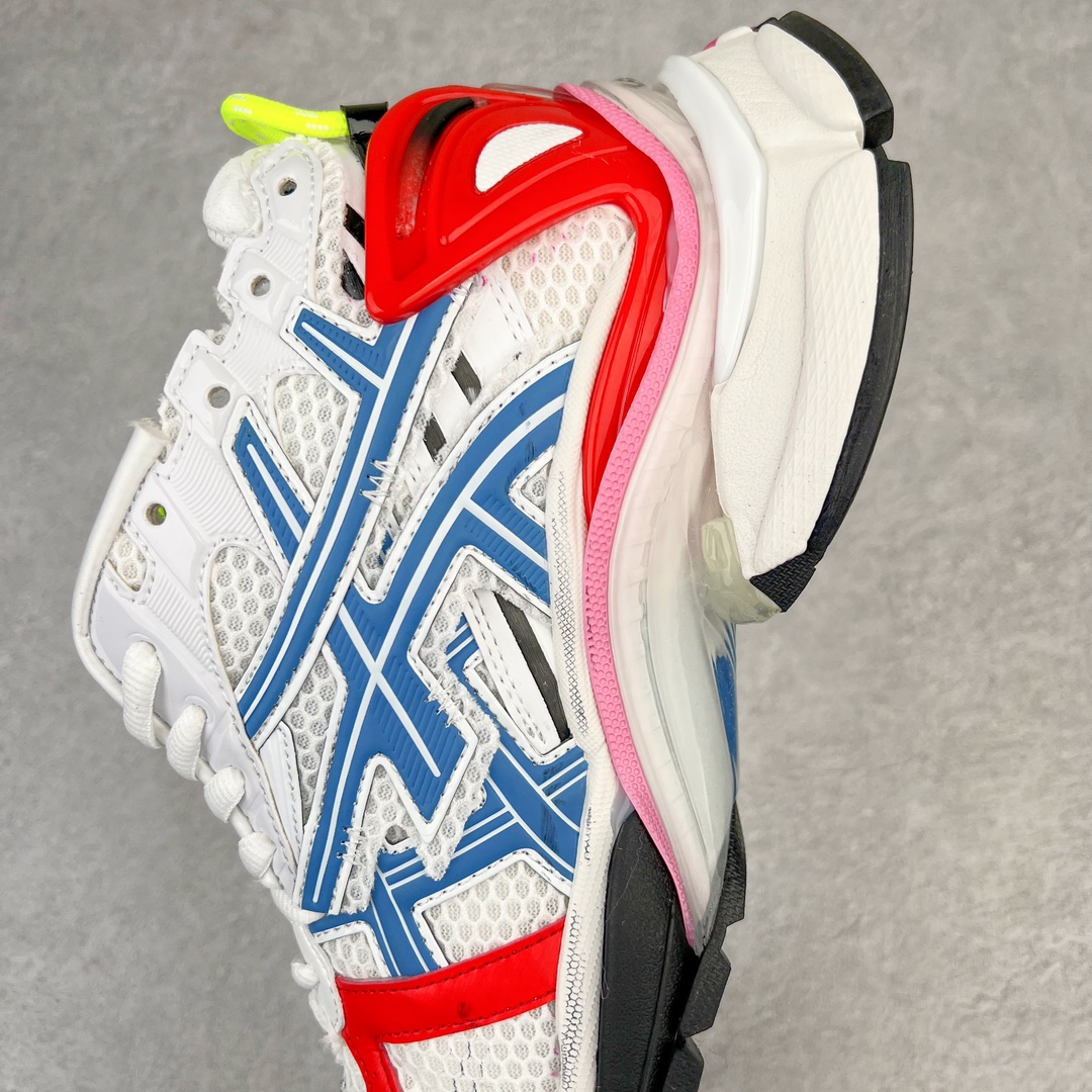 图片[7]-💰460 ＃VG零售版 BALENCIAGA Runner Sneaker 巴黎世家七代慢跑系列低帮复古野跑潮流运动鞋老爹鞋 尼龙和网布材质 磨损效果 鞋头边缘印有尺码 背面浮印尺码 外侧印有跑者徽标 鞋舌刺绣 Balenciaga 品牌标识 鞋跟背面 Balenciaga品牌标识 材质采用65%聚氨酯、35%聚酯纤维 全新 Runner 鞋型轮廓借鉴于 2000 年初的复古线条 搭载大网眼面料制成鞋面基础，由粉色、白色尼龍与橡胶质地覆盖鞋面诠释线条感 当中透过几道手缝线与折损痕更是精准的掌握历经时间淬炼的破旧痕迹 延续其手法至鞋领、鞋跟、鞋带、中底等部分均饰有破损及脏污之貌 尤其是鞋领处与鞋带孔眼条更是采用不规则做旧技术将内容物泡棉随机露出 尺码：35 36 37 38 39 40 41 42 43 44 45 46 编码：by5936030-运动鞋