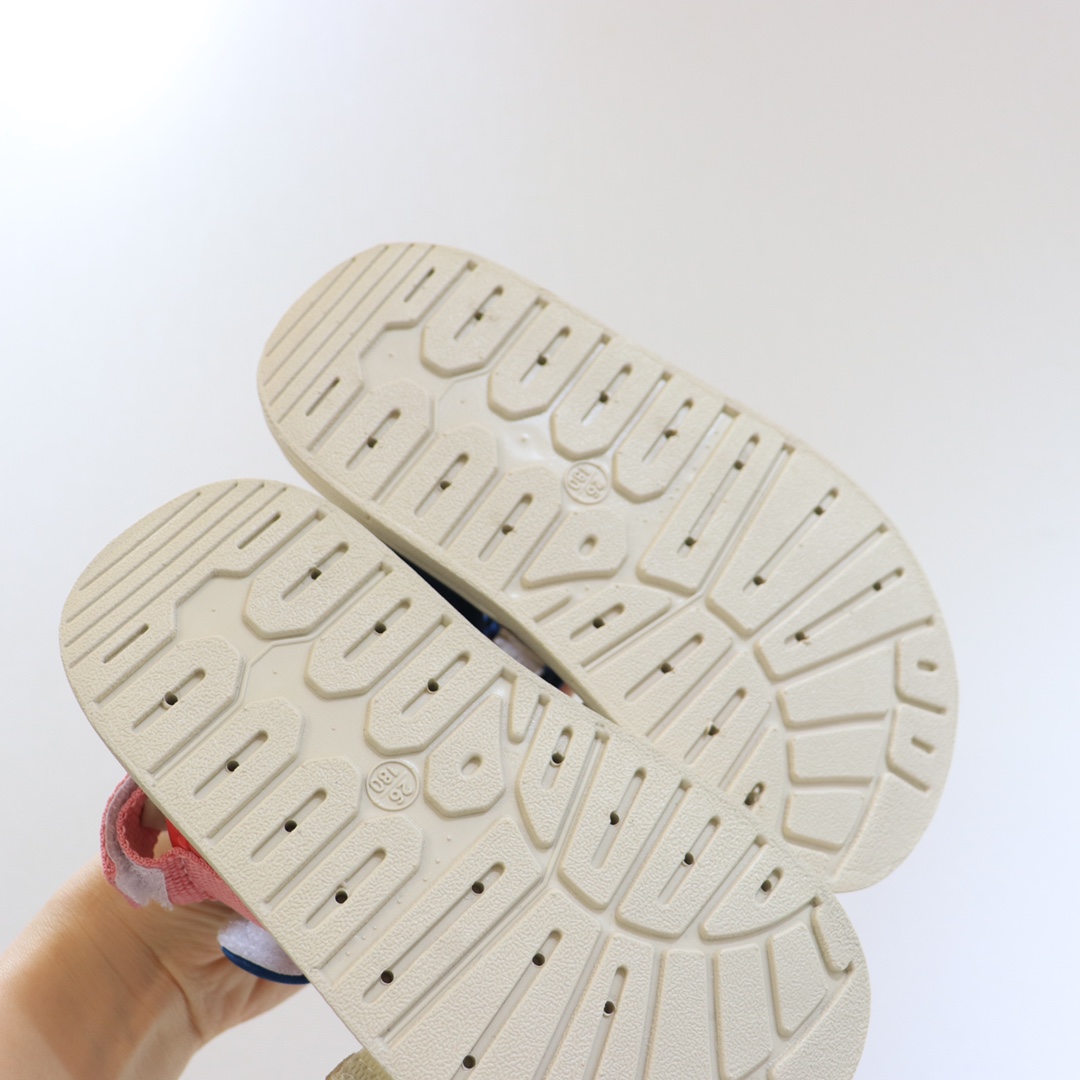 图片[8]-NK软底大魔术贴凉鞋 皮面拼接尼龙材质鞋身，看起来就是个性十足的款式！EVA大底让鞋身整体超轻超柔然！-选品中心