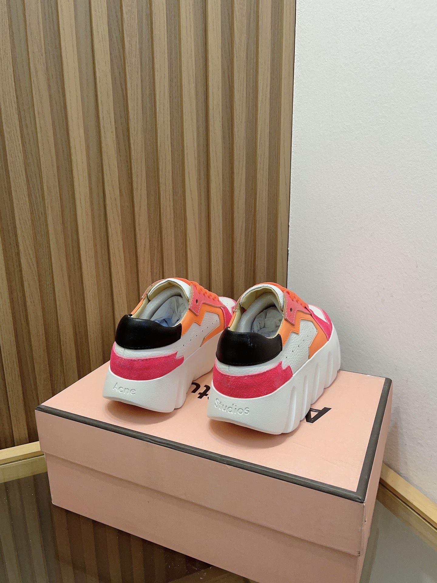 Acne Studios Heavy-Bottomed Recreational Shoes: Stylish Design and Comfort for Long Legs - 图片 5