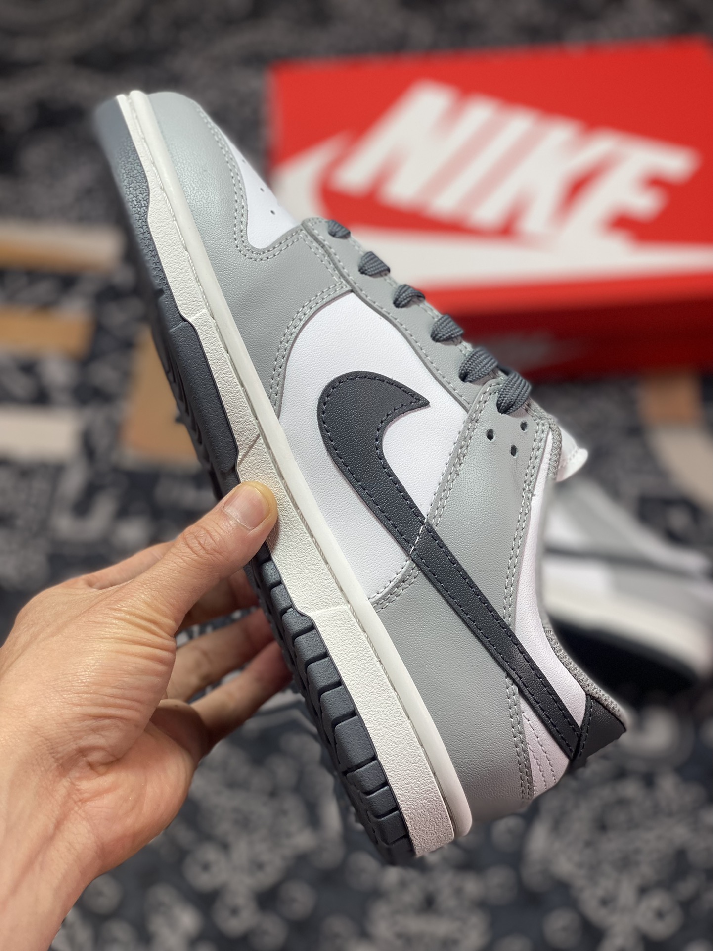 180 S版Nike Dunk Low “Light Smoke Grey” 浅烟灰 DD1503-117