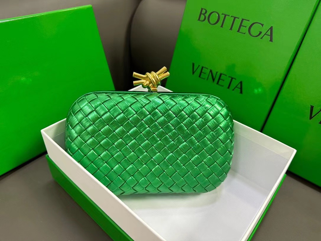 Bottega Veneta 编织 手拿包 金属结绳搭扣 羊皮