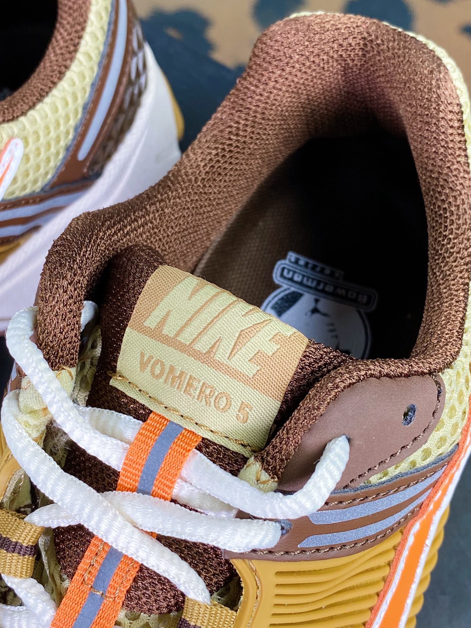 Zoom Vomero 5 ”Wheat Grass” Vomero 5th generation series classic retro leisure sports jogging shoes ”Wheat Brown Orange Brown” FB9149-700