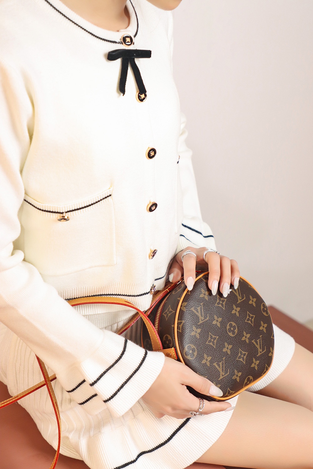 𝐁𝐎Î𝐓𝐄 𝐂𝐇𝐀𝐏𝐄𝐀𝐔 𝐒𝐎𝐔𝐏𝐋𝐄 新版软饼 PJ🄲🄳🄳🄴：M45578｜上身图 供参考〰️