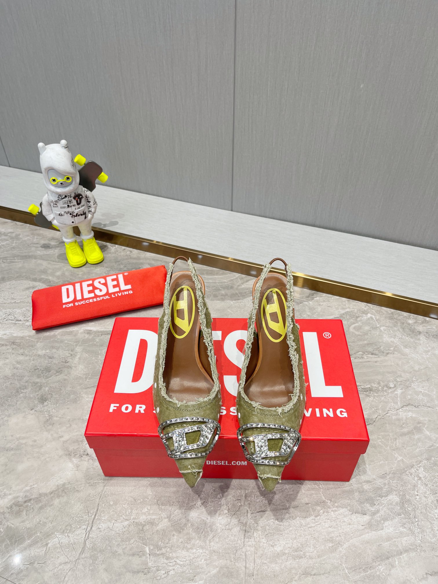 Diesel是意大利牛仔时装品牌DI
