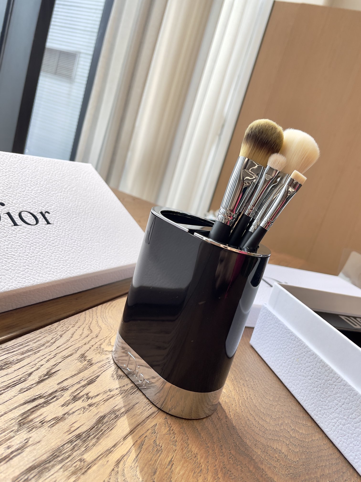 Dior Backstage 4-Piece Makeup Brush Gift Set - Comprehensive 7