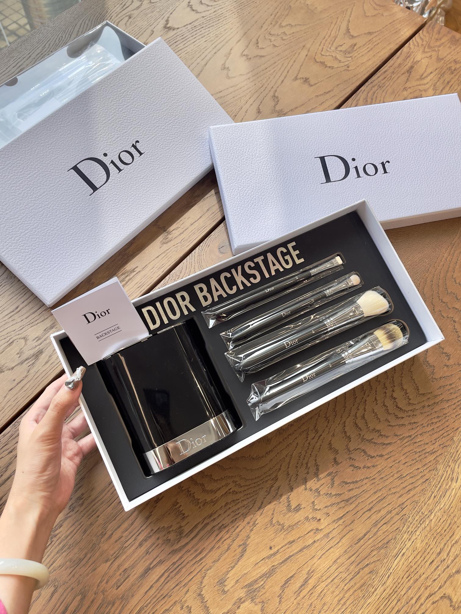 Dior Backstage 4-Piece Makeup Brush Gift Set - Comprehensive 2