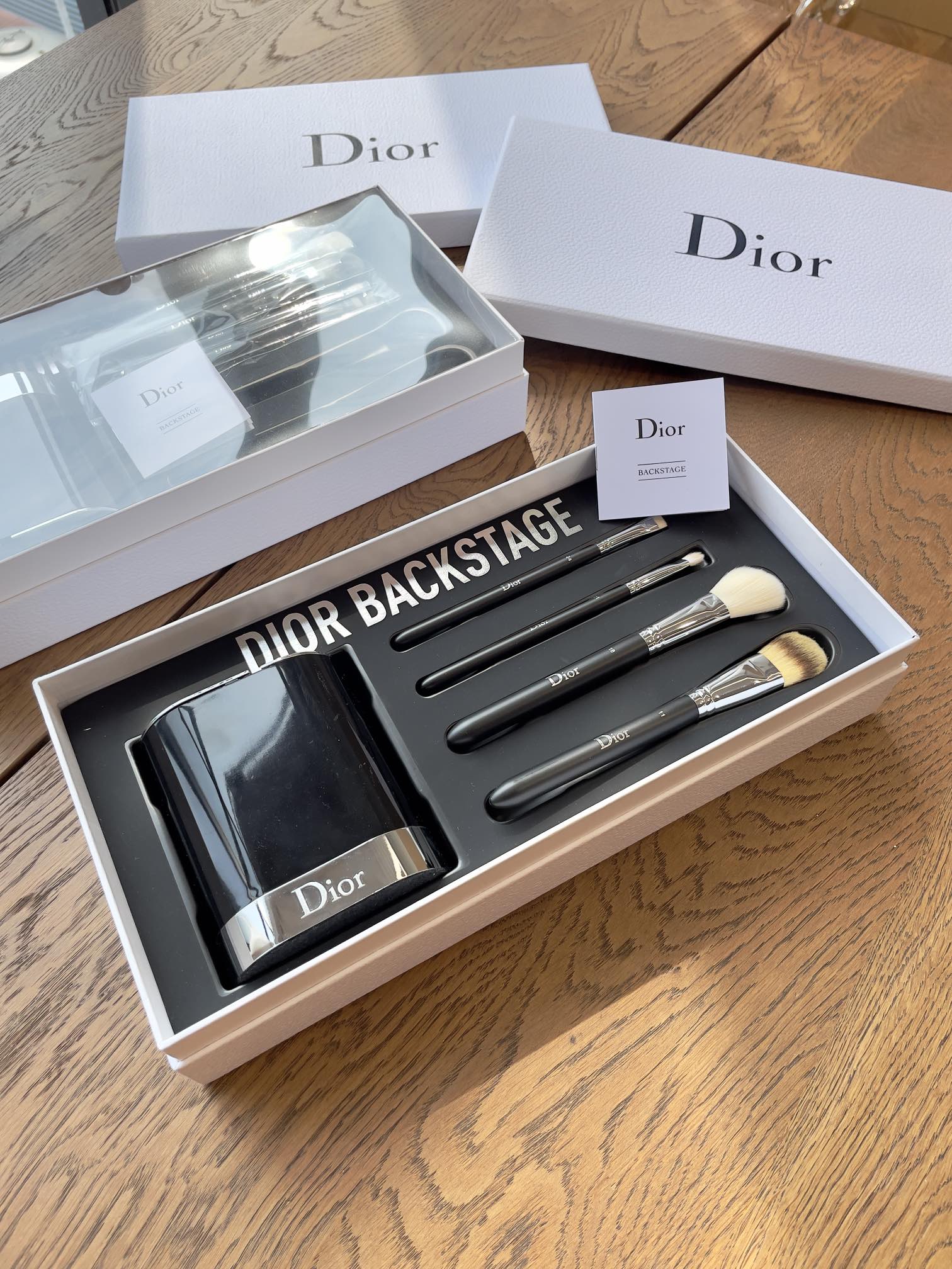 Dior Backstage 4-Piece Makeup Brush Gift Set - Comprehensive 5