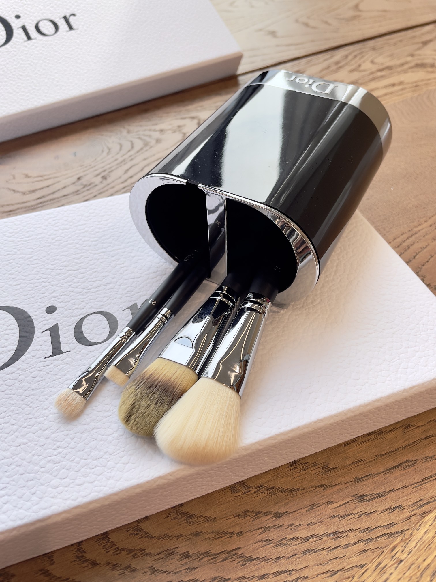 Dior Backstage Makeup Brush Set - Comprehensive 2