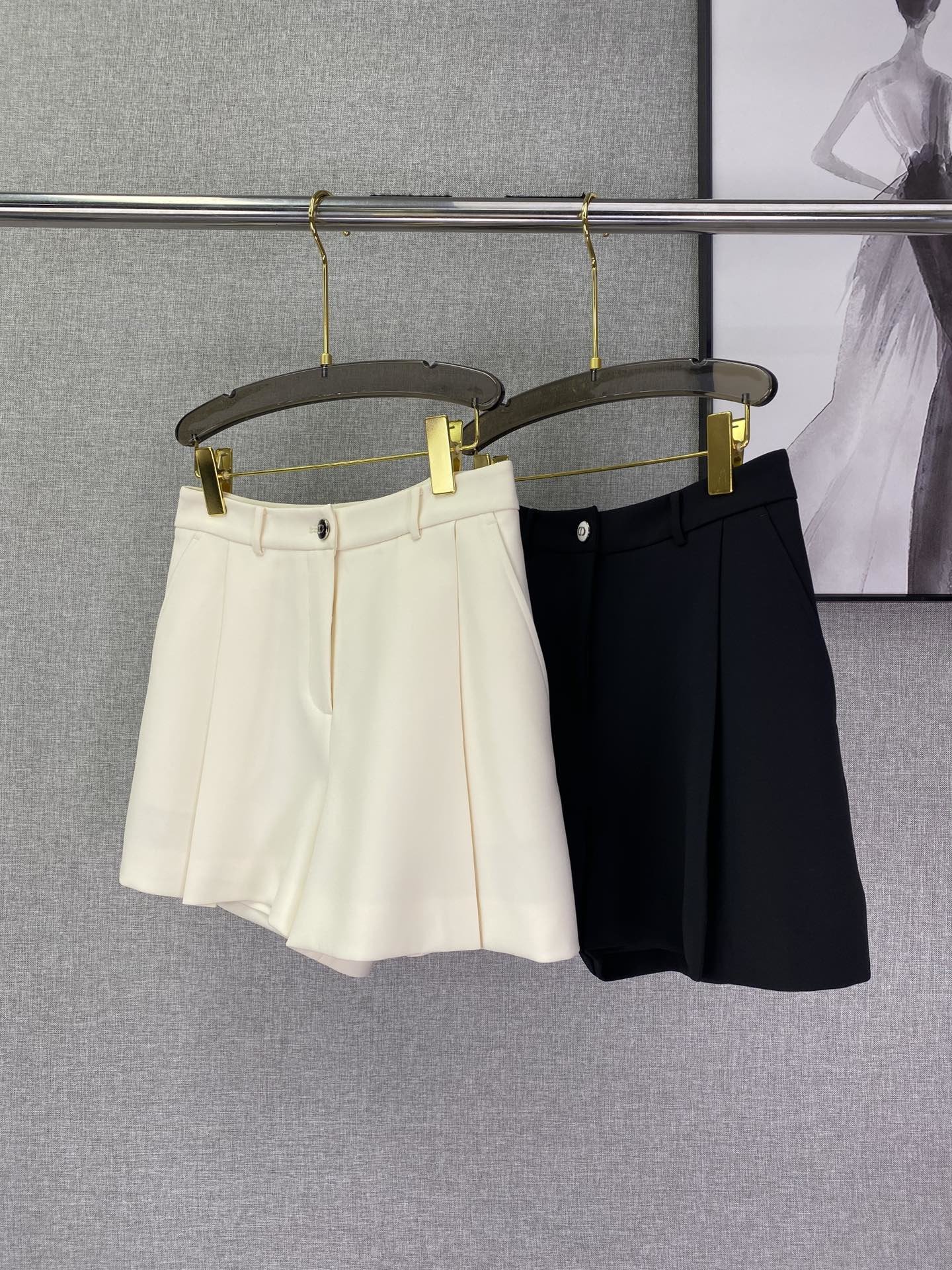 ️A00A00Dio* 23夏季新款醋酸短裤 黑色：S/5.L/1。白色：L/3.XL/2