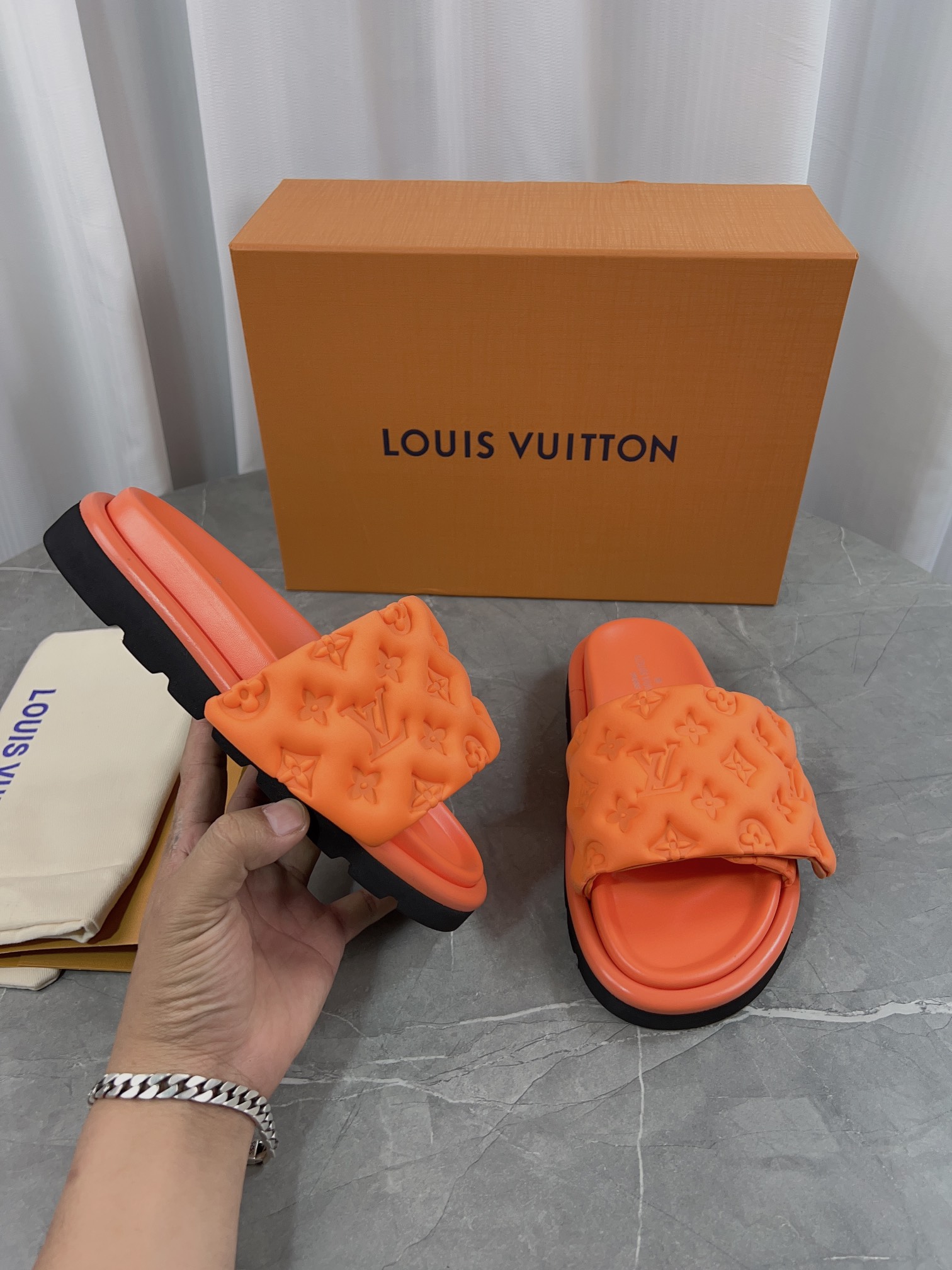 Louis Vuitton Pool Pillow Comfort Flat Sandal Monogram Embossed 9 i1682595740 7387 7