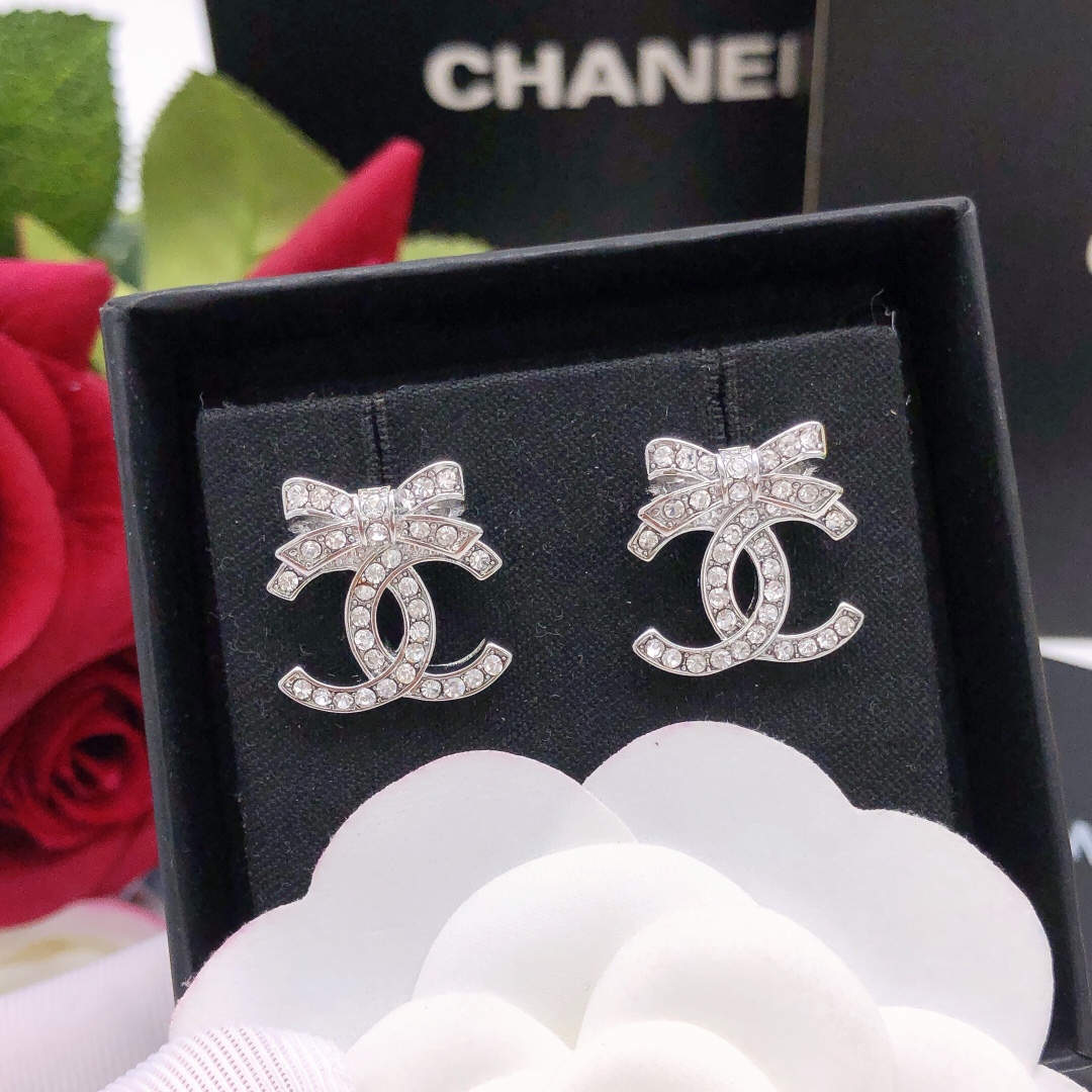 NO:104930,Number XED0807 [ch*nel latest bow inlaid diamond] consistent ZP brass material, jewelry quality19860909编号XED0807【ch*nel最新款蝴蝶结镶钻】一致ZP黄铜材质,饰品精品,Jewelry