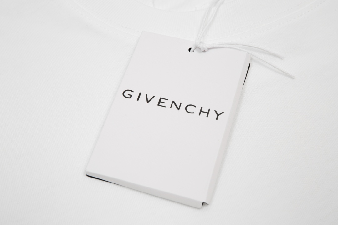 Givenchy 纪梵希情人节系列 字母口红短袖 23ss 胸前字母GIVENCHY LOGO印花