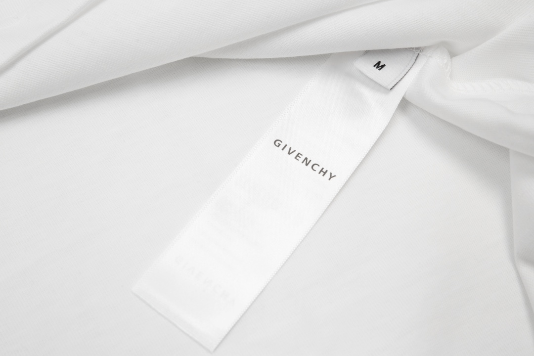 Givenchy 纪梵希情人节系列 字母口红短袖 23ss 胸前字母GIVENCHY LOGO印花