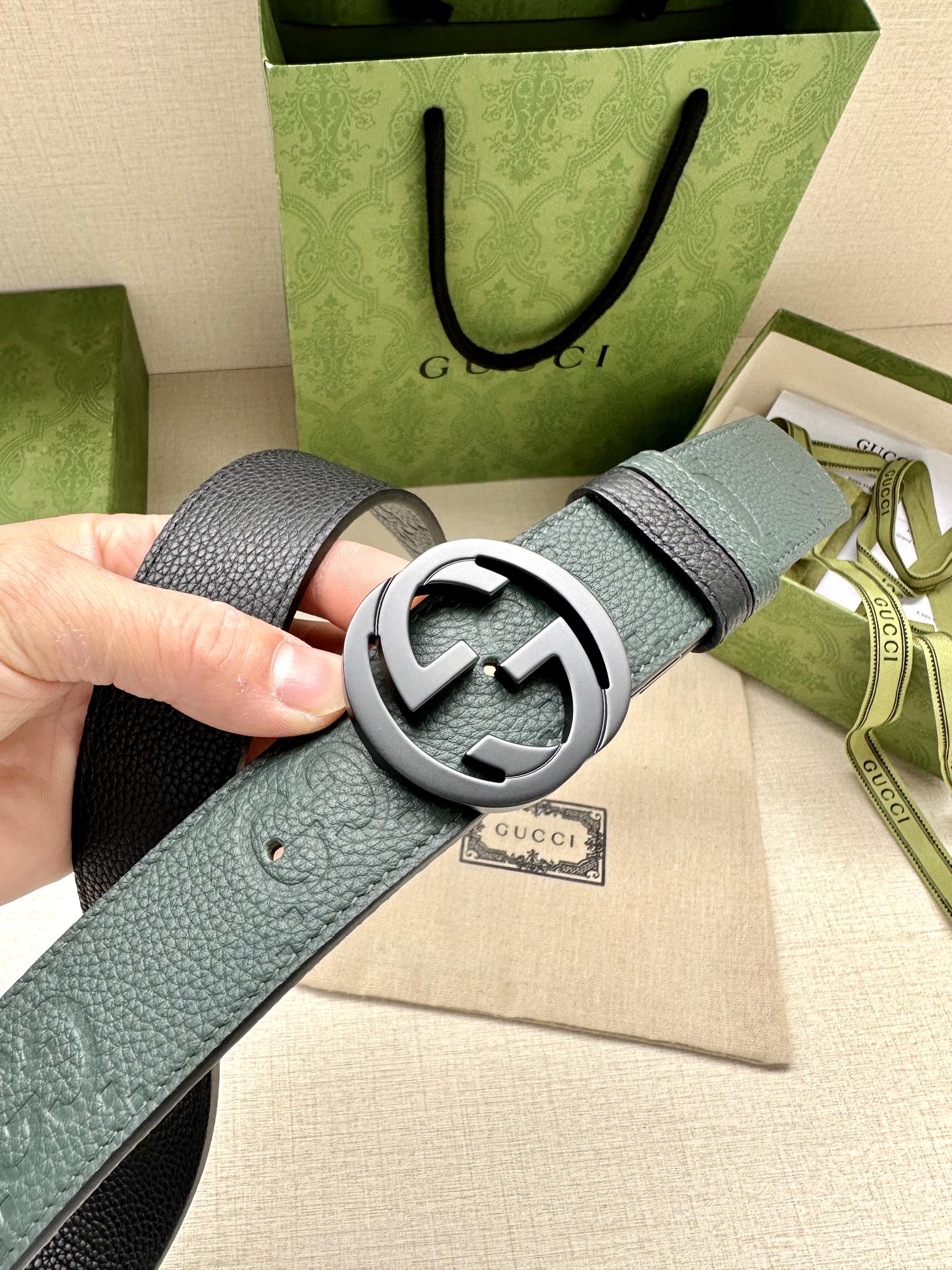 GUCCI宽度4.0cm每一季品牌典藏设计中的标志性元素都会吐故纳新为经典注入新意GuccioGucci