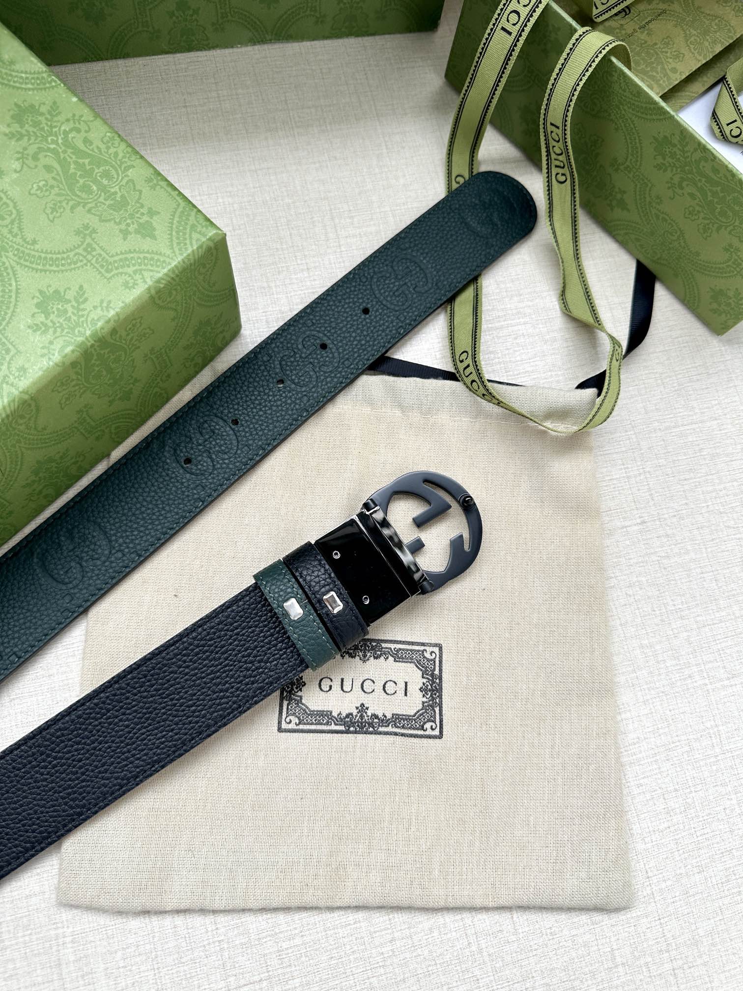 GUCCI宽度4.0cm每一季品牌典藏设计中的标志性元素都会吐故纳新为经典注入新意GuccioGucci