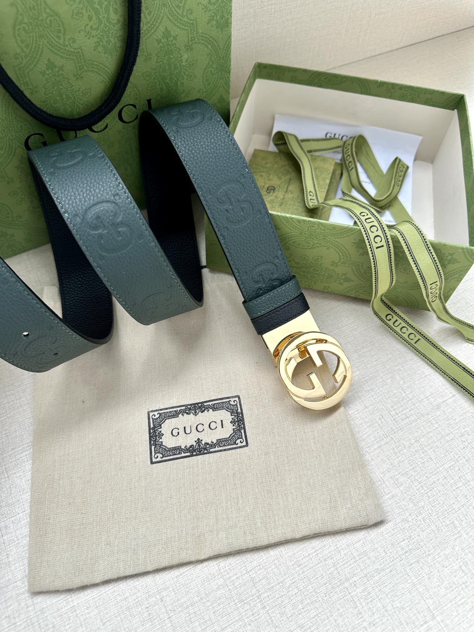 GUCCI宽度4.0cm每一季品牌典藏设计中的标志性元素都会吐故纳新为经典注入新意GuccioGucci