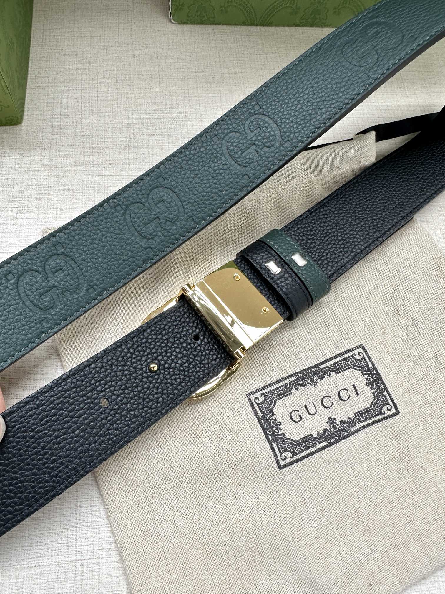 GUCCI宽度4.0cm每一季品牌典藏设计中的标志性元素都会吐故纳新为经典注入新意GuccioGucci