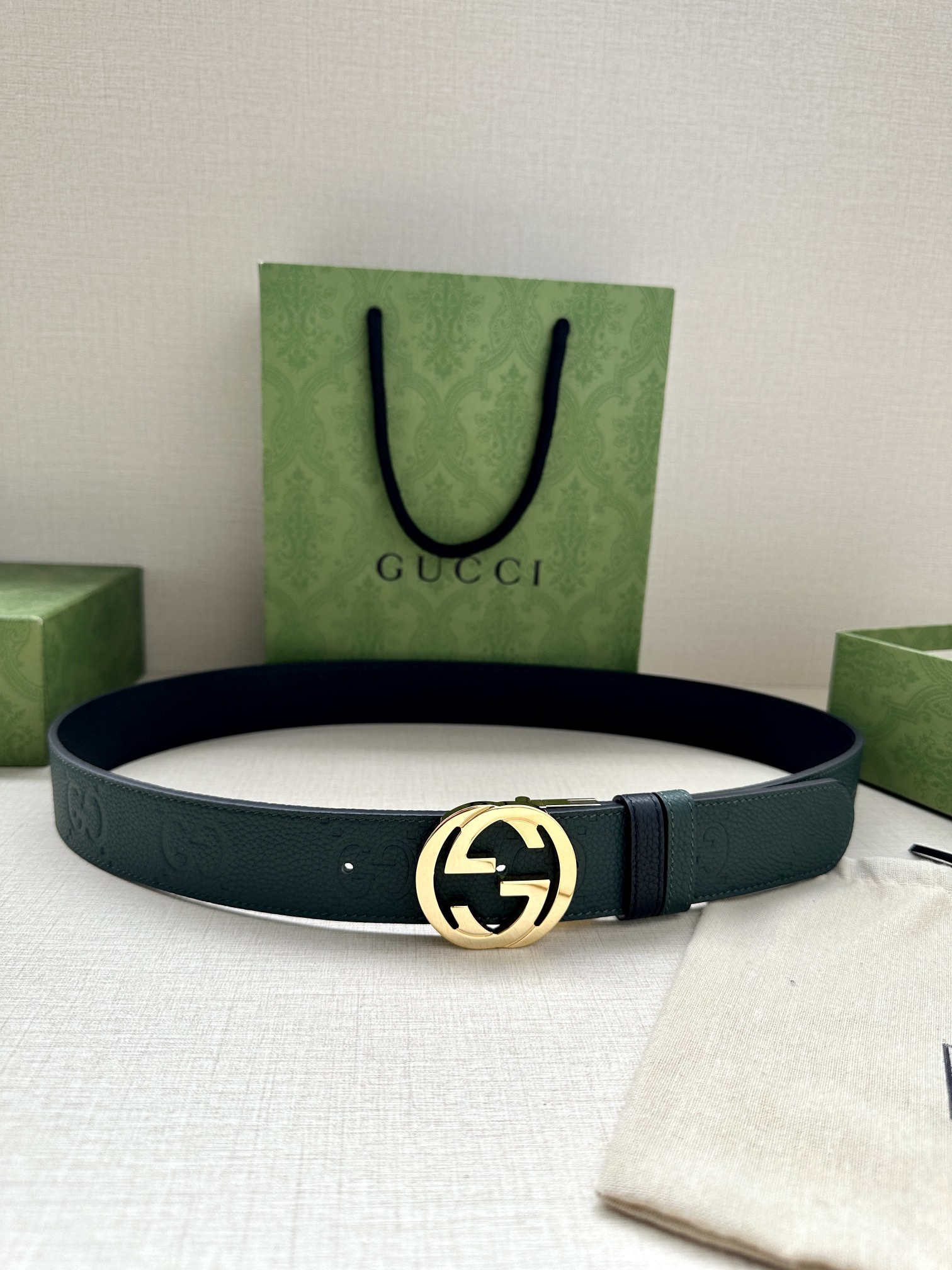 GUCCI宽度4.0cm每一季品牌典藏设计中的标志性元素都会吐故纳新为经典注入新意GuccioGucci