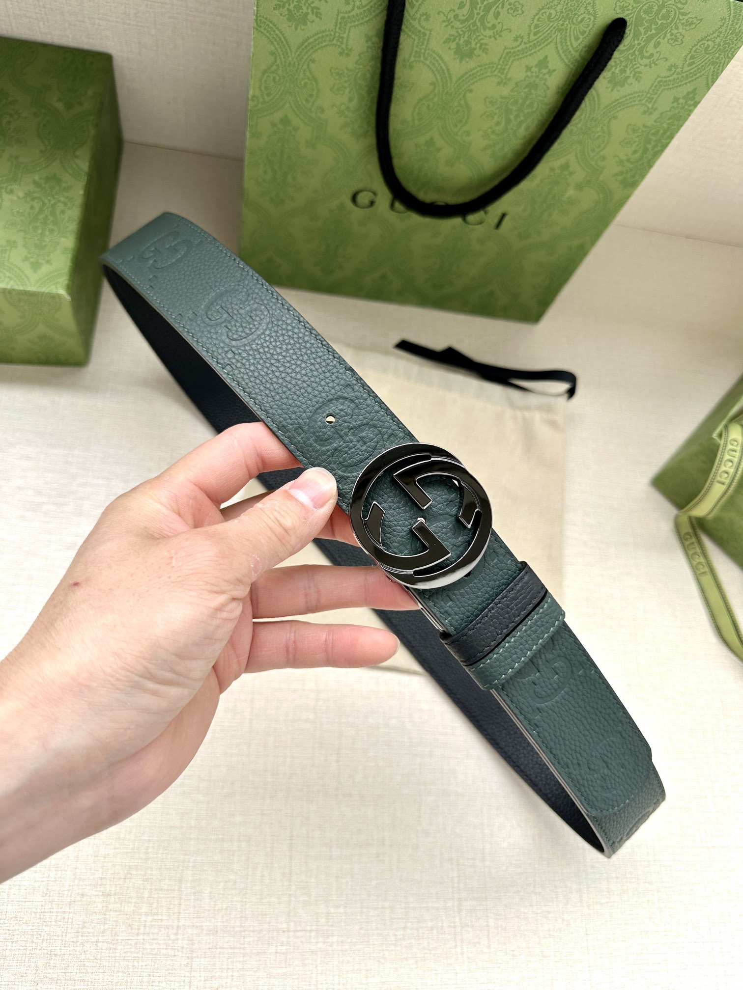 GUCCI宽度4.0cm每一季品牌典藏设计中的标志性元素都会吐故纳新为经典注入新意GuccioGucci