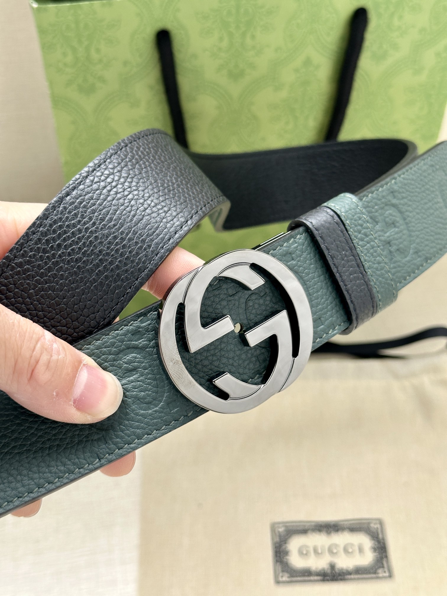 GUCCI宽度4.0cm每一季品牌典藏设计中的标志性元素都会吐故纳新为经典注入新意GuccioGucci