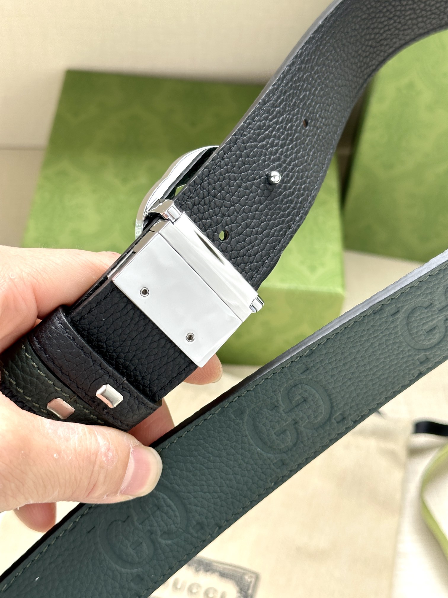 GUCCI宽度4.0cm每一季品牌典藏设计中的标志性元素都会吐故纳新为经典注入新意GuccioGucci
