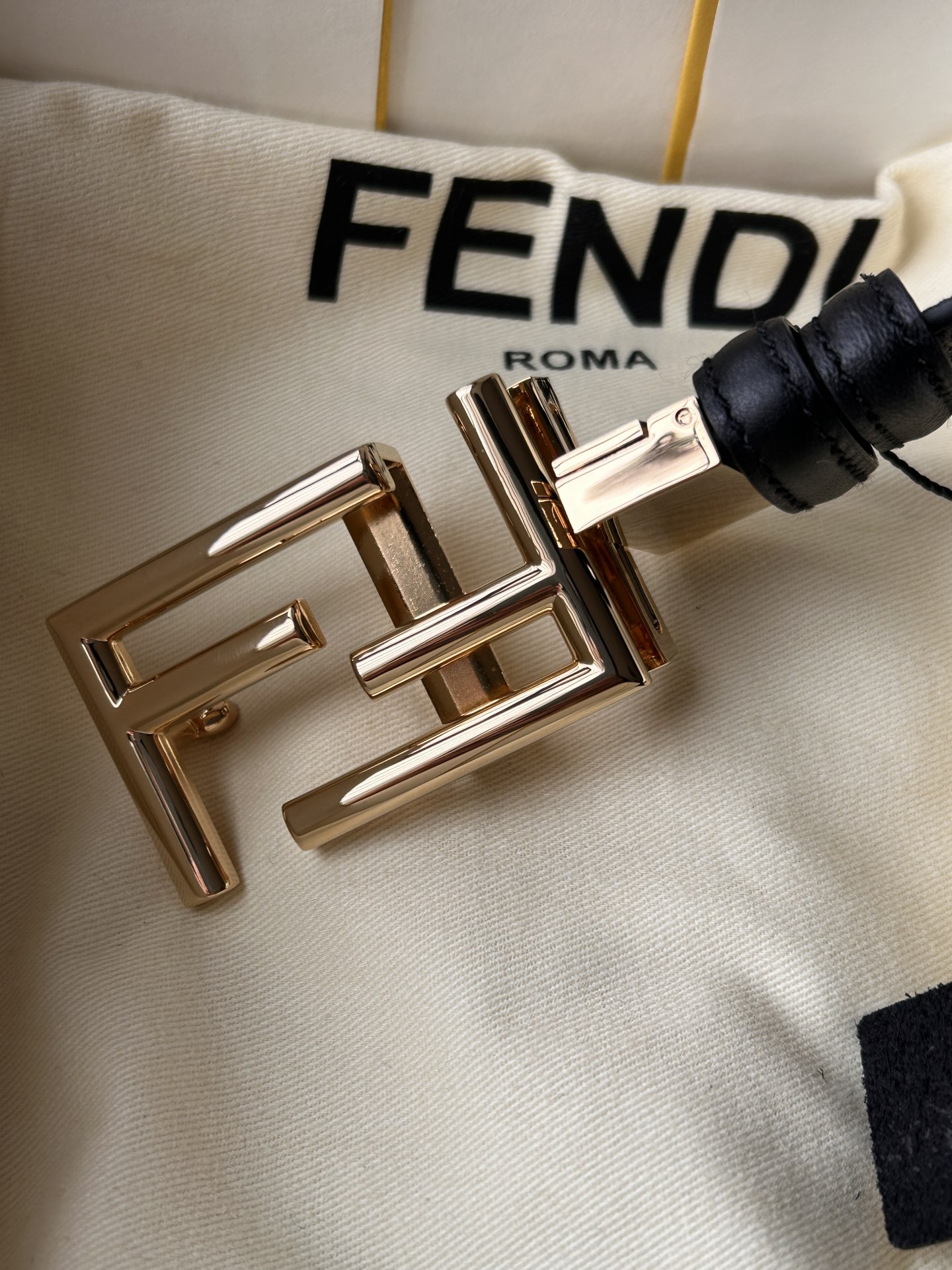 FENDI专柜同款休闲双面皮带宽3.