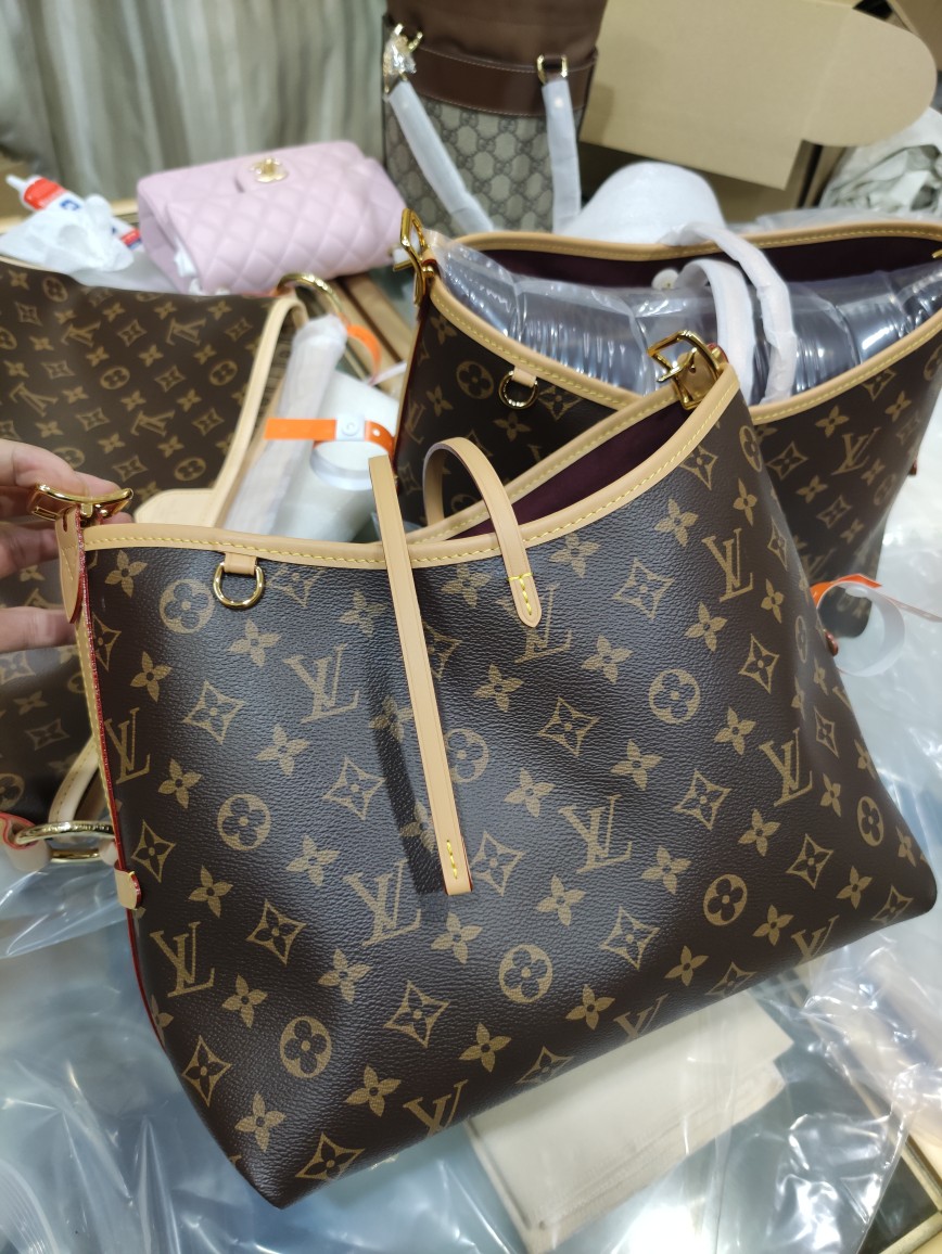 Louis Vuitton Seriously ship the goods and take a few more photos