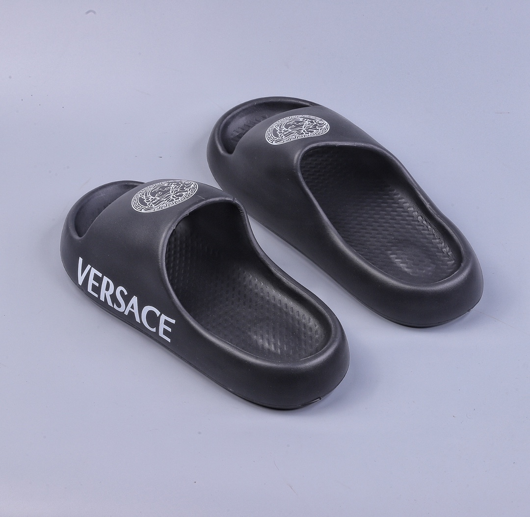 VERSACE Versace summer casual trend slippers beach sandals