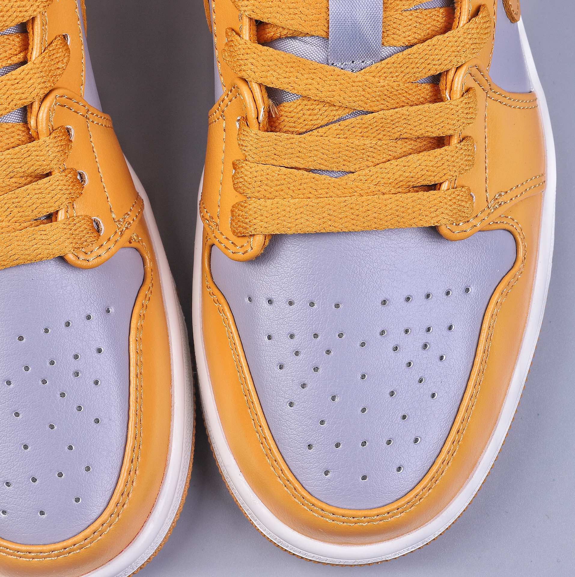200 Air Jordan AJ1 Low 灰黄低帮 DC0774-1020