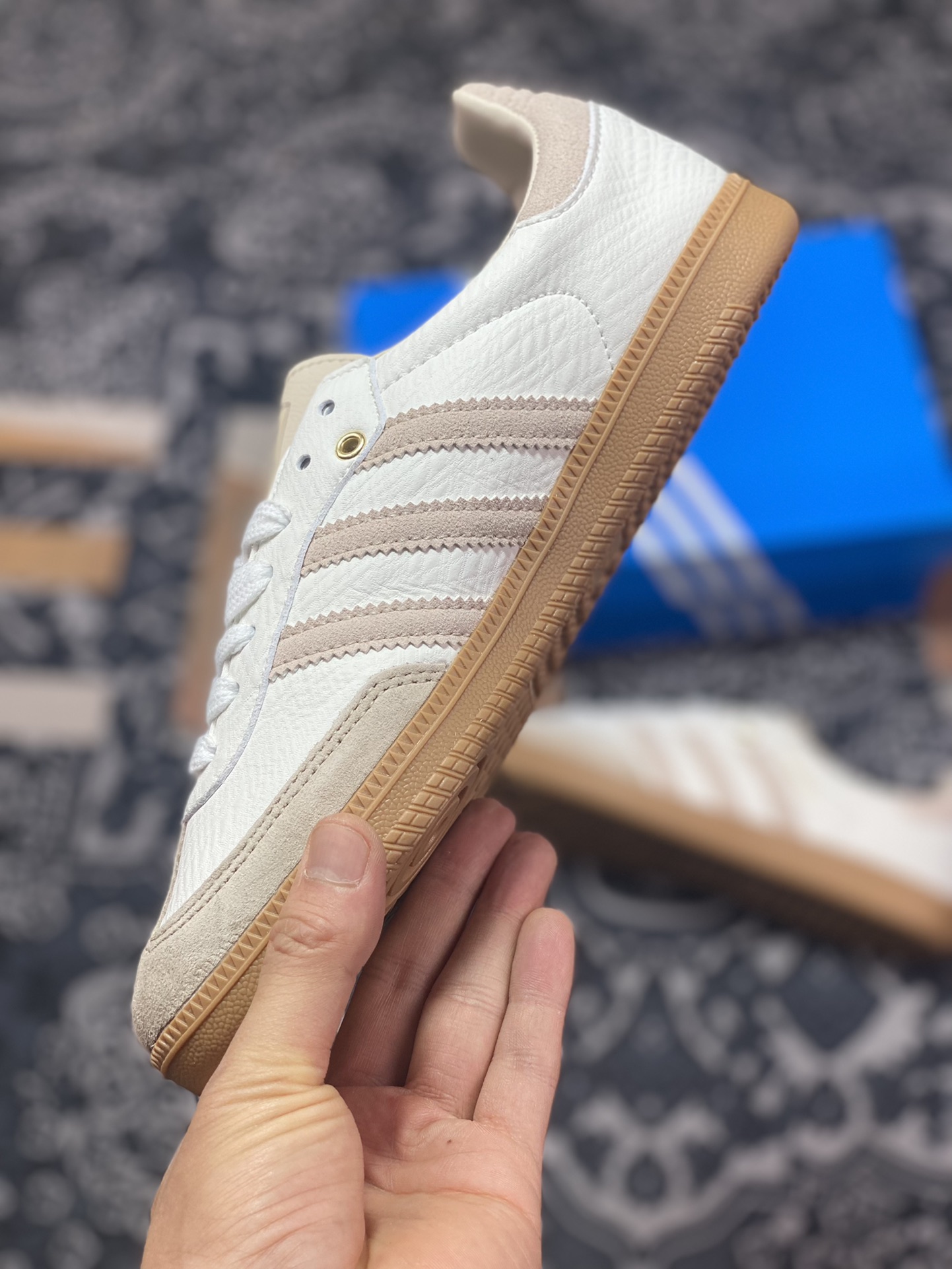 Adidas Originals Samba OG ”Heart of Gold Samba” Samba dance shoes ”Jointly-branded off-white and light brown raw rubber sole” GV8358