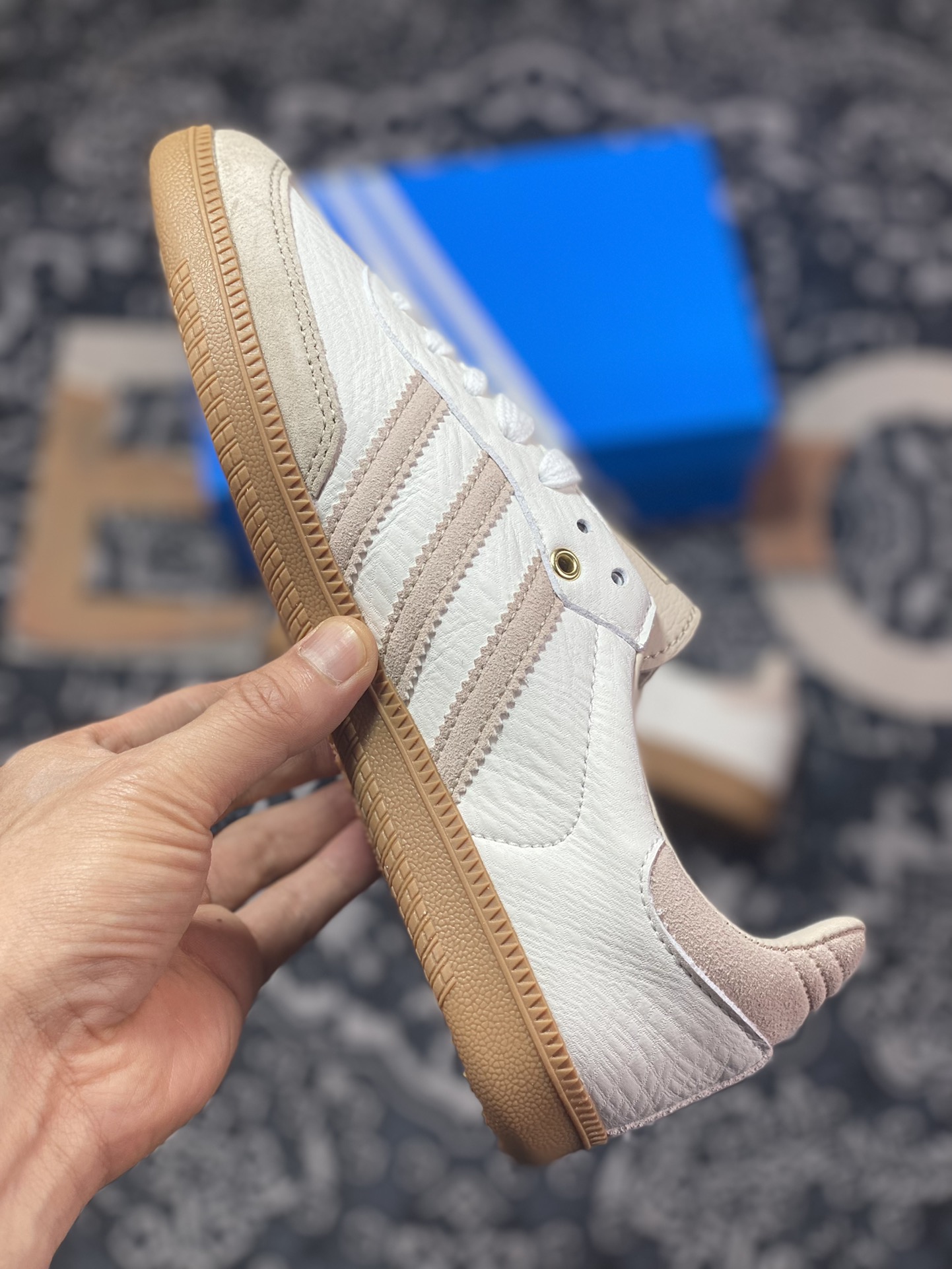 Adidas Originals Samba OG ”Heart of Gold Samba” Samba dance shoes ”Jointly-branded off-white and light brown raw rubber sole” GV8358